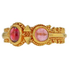 Bague Kent Raible en or 18 carats, grenat rhodolite, tourmaline rose, granulation