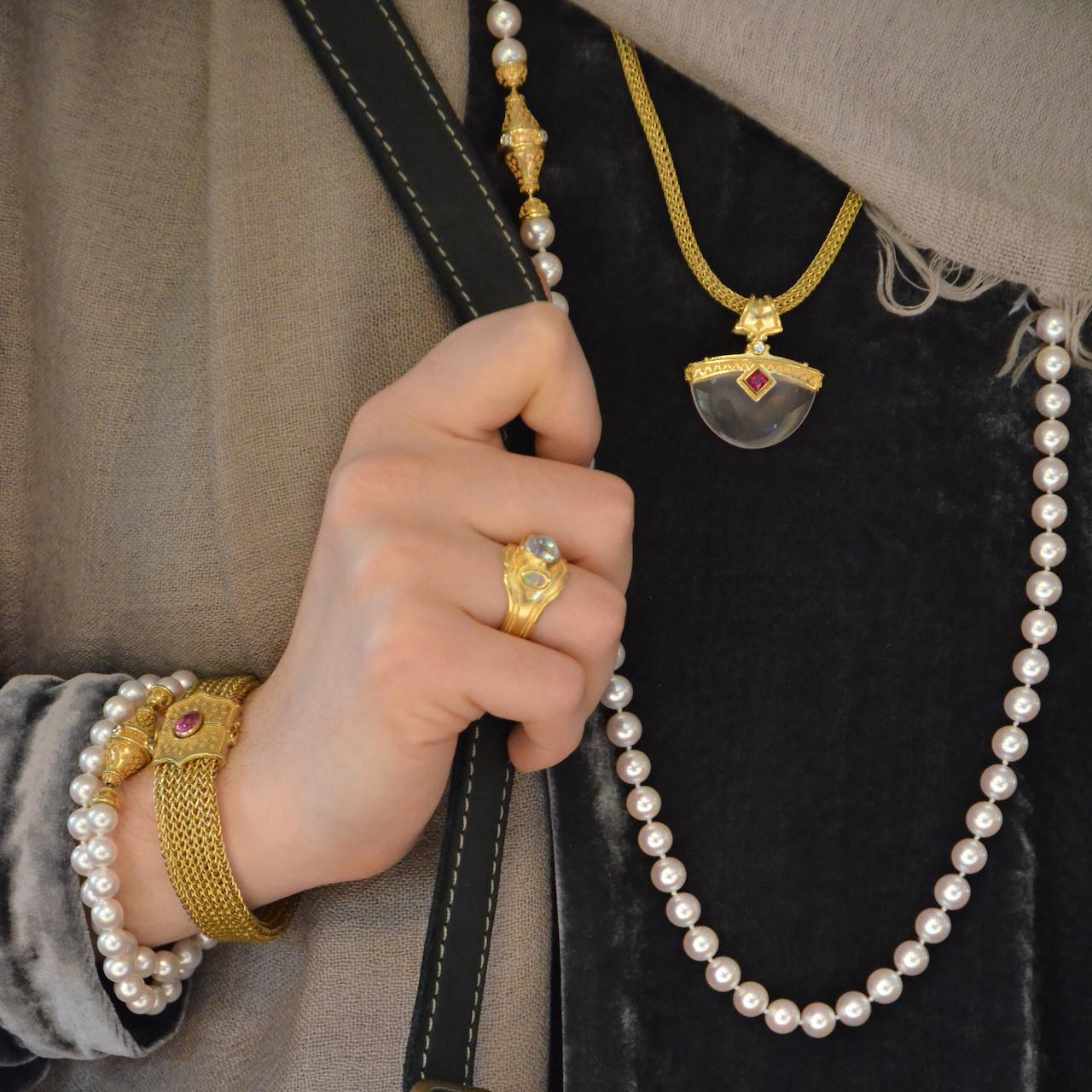 Anhänger aus 18 Karat Gold mit Rubin, Rosenquarz und Diamanten von Kent Raible (Gemischter Schliff)