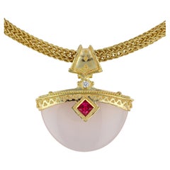 Pendentif Kent Raible en or 18 carats, rubis, quartz rose et diamants