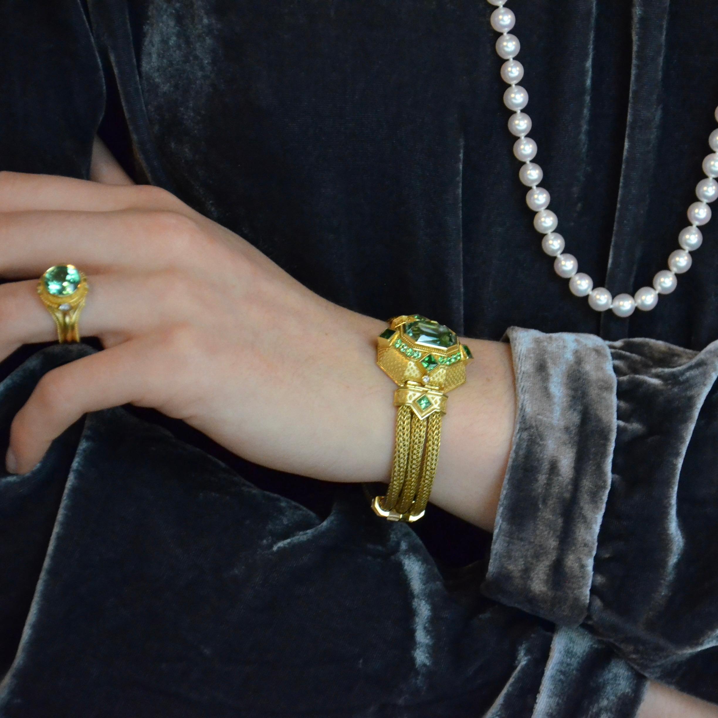 Kent Raible 18 Karat Gold Seafoam Tourmaline Chain Bracelet with Granulation in vendita 3