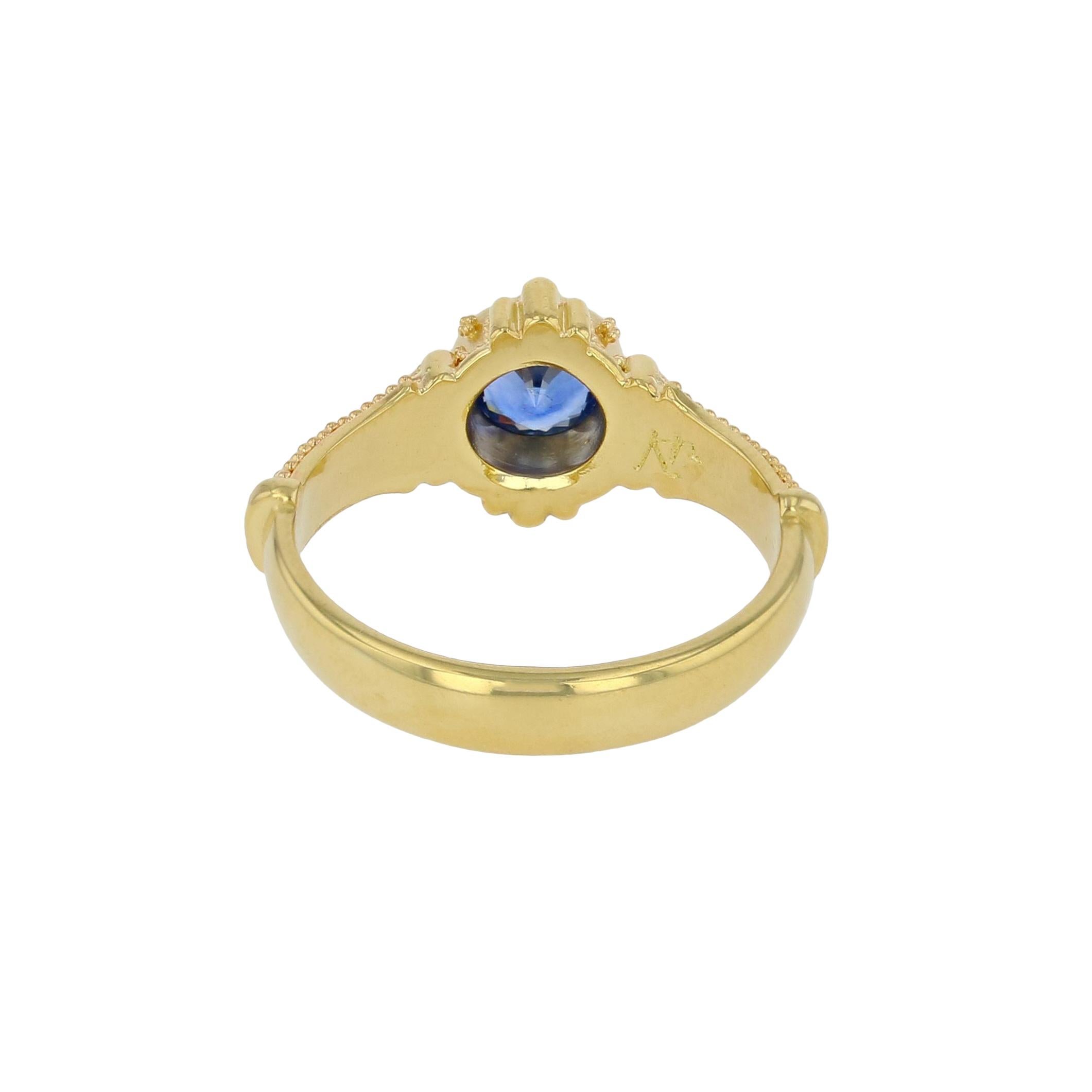 Artisan Kent Raible 18 Karat Gold Solitare Ring with Blue Sapphire and fine Granulation For Sale