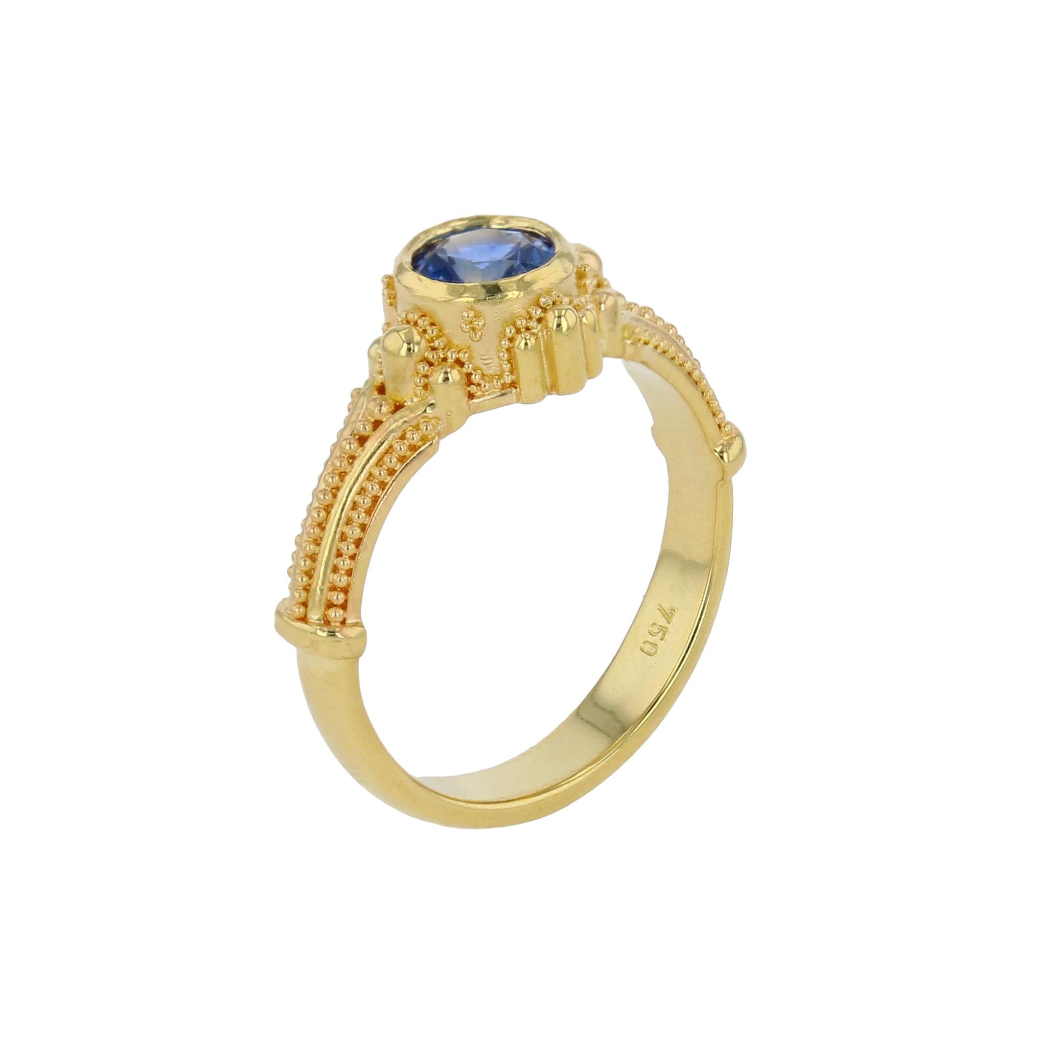 Women's or Men's Kent Raible 18 Karat Gold Solitare Ring with Blue Sapphire and fine Granulation For Sale