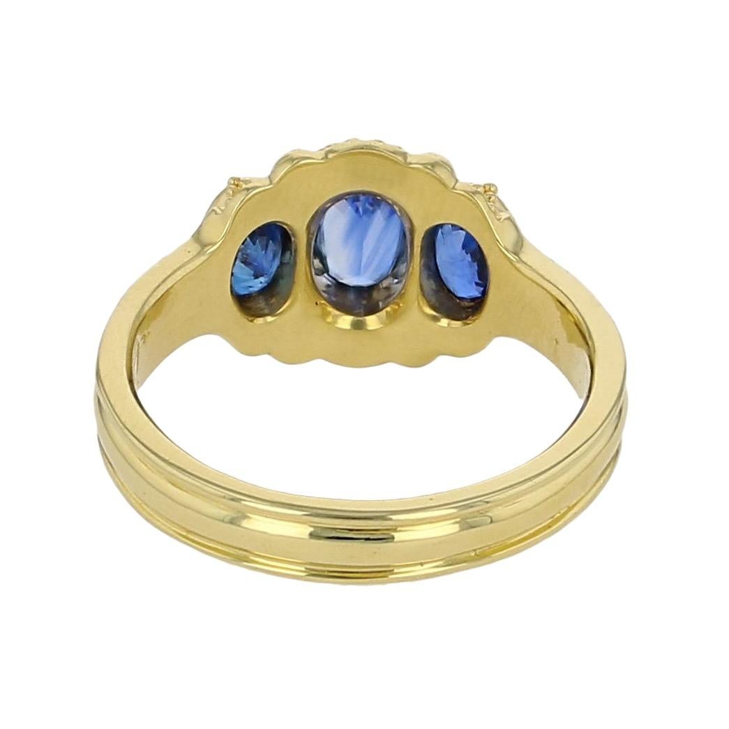 Oval Cut Kent Raible 18 karat Gold three stone Blue Sapphire Ring with Fine Granulation For Sale
