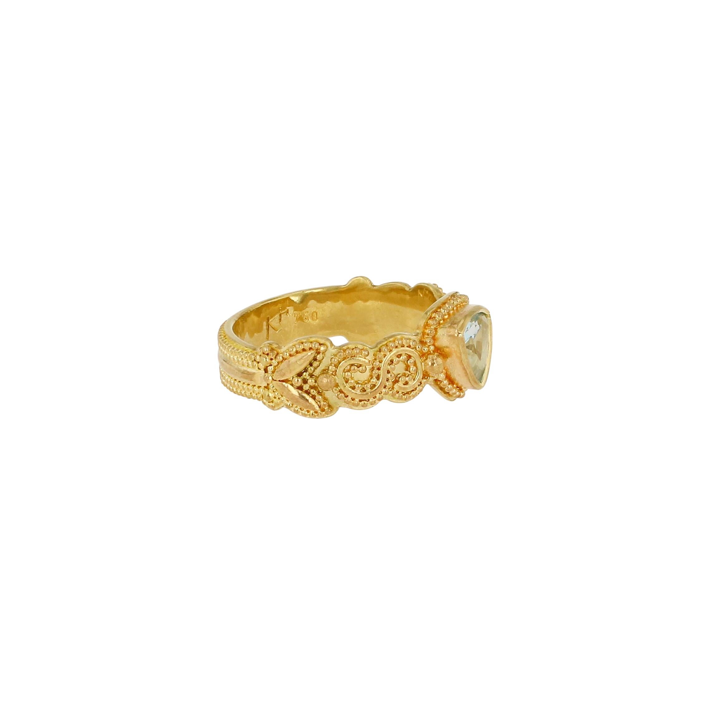 Artisan Kent Raible 18 Karat Gold Trillion Aquamarine Solitaire Ring, fine Granulation For Sale