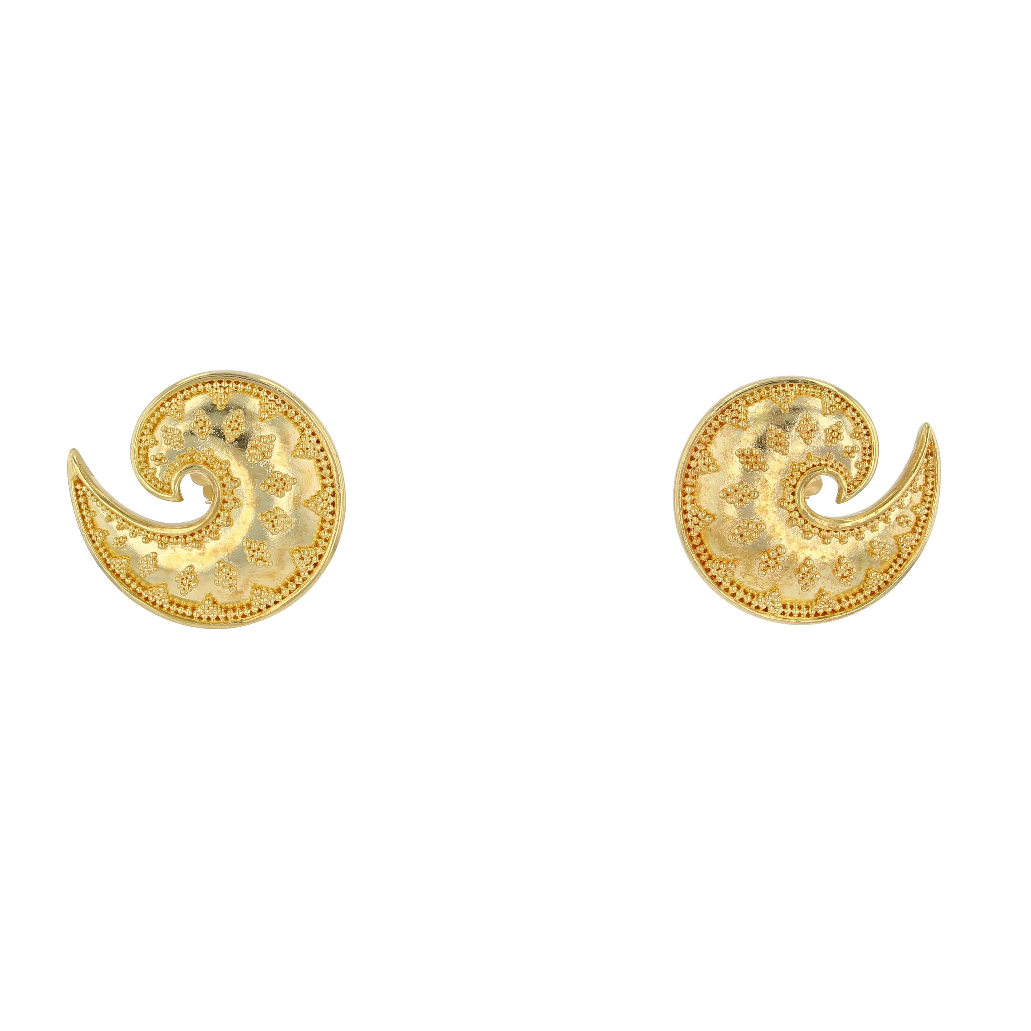 Kent Raible 18 Karat 'Golden Wave' Button Stud Earrings with Fine Granulation In New Condition In Mossrock, WA
