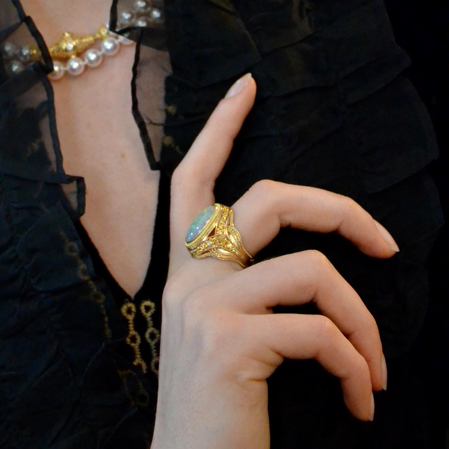 Bague de cocktail en or 18k avec opale australienne de 4ct et diamant jaune du Kent Raible en vente 2