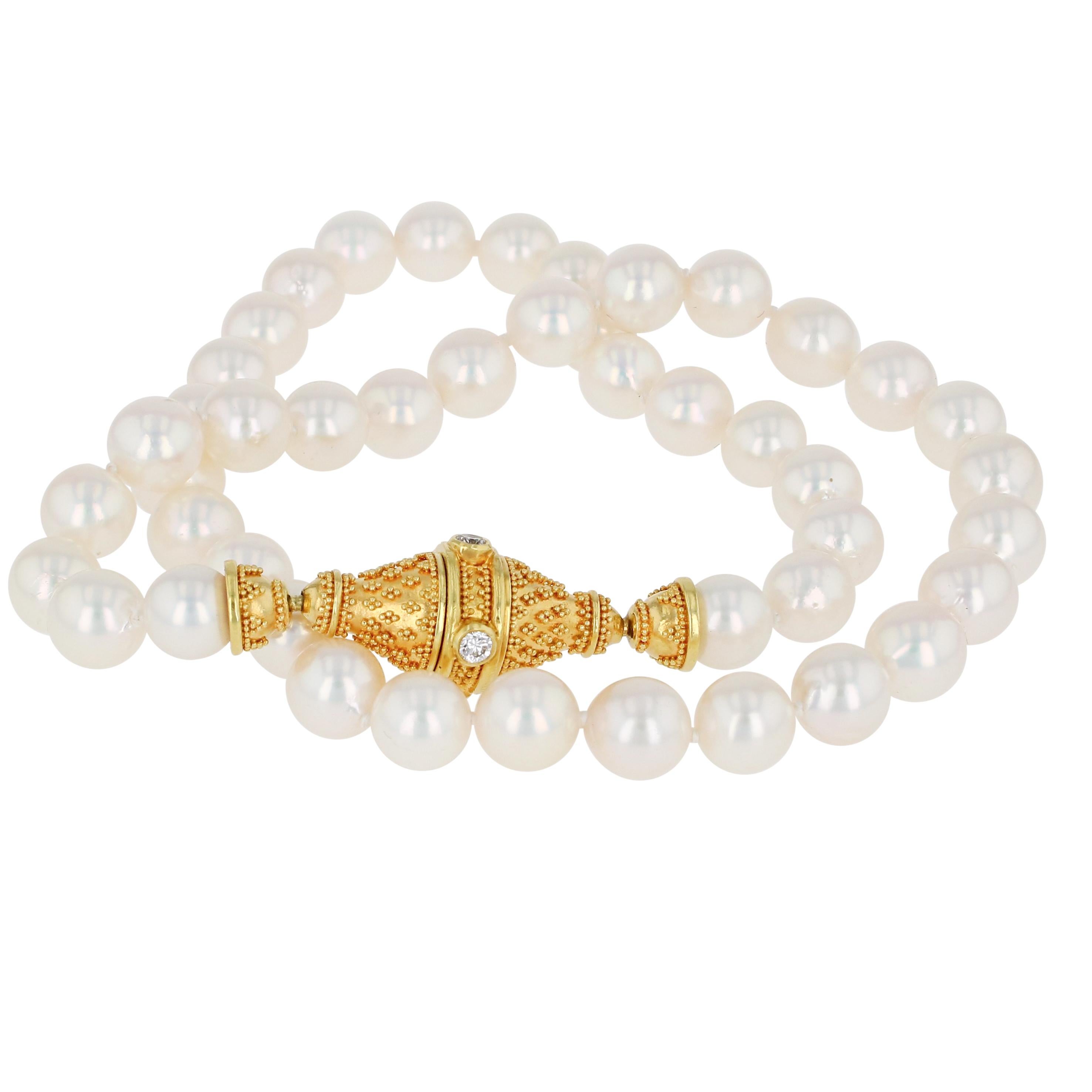 Kent Raible Akoya Pearl Necklace, 18 K Gold and Diamond clasp with Granulation For Sale 1