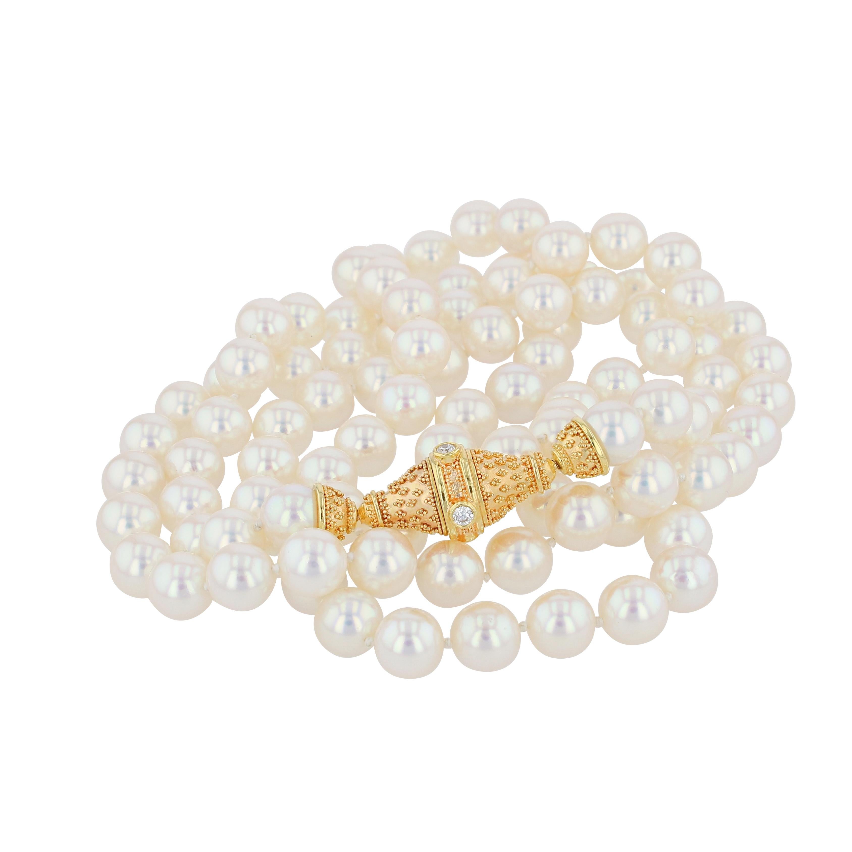 Artisan Collier de perles d'Akoya à deux brins, fermoir en or 18 K et diamants Kent Raible en vente