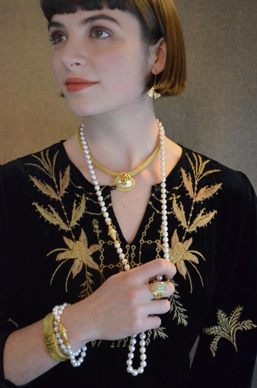 Collier de perles d'Akoya à deux brins, fermoir en or 18 K et diamants Kent Raible Neuf - En vente à Mossrock, WA