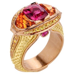 Kent Raible Saphir Magenta, Diamant jaune, Spessartite Bague avec Granulation