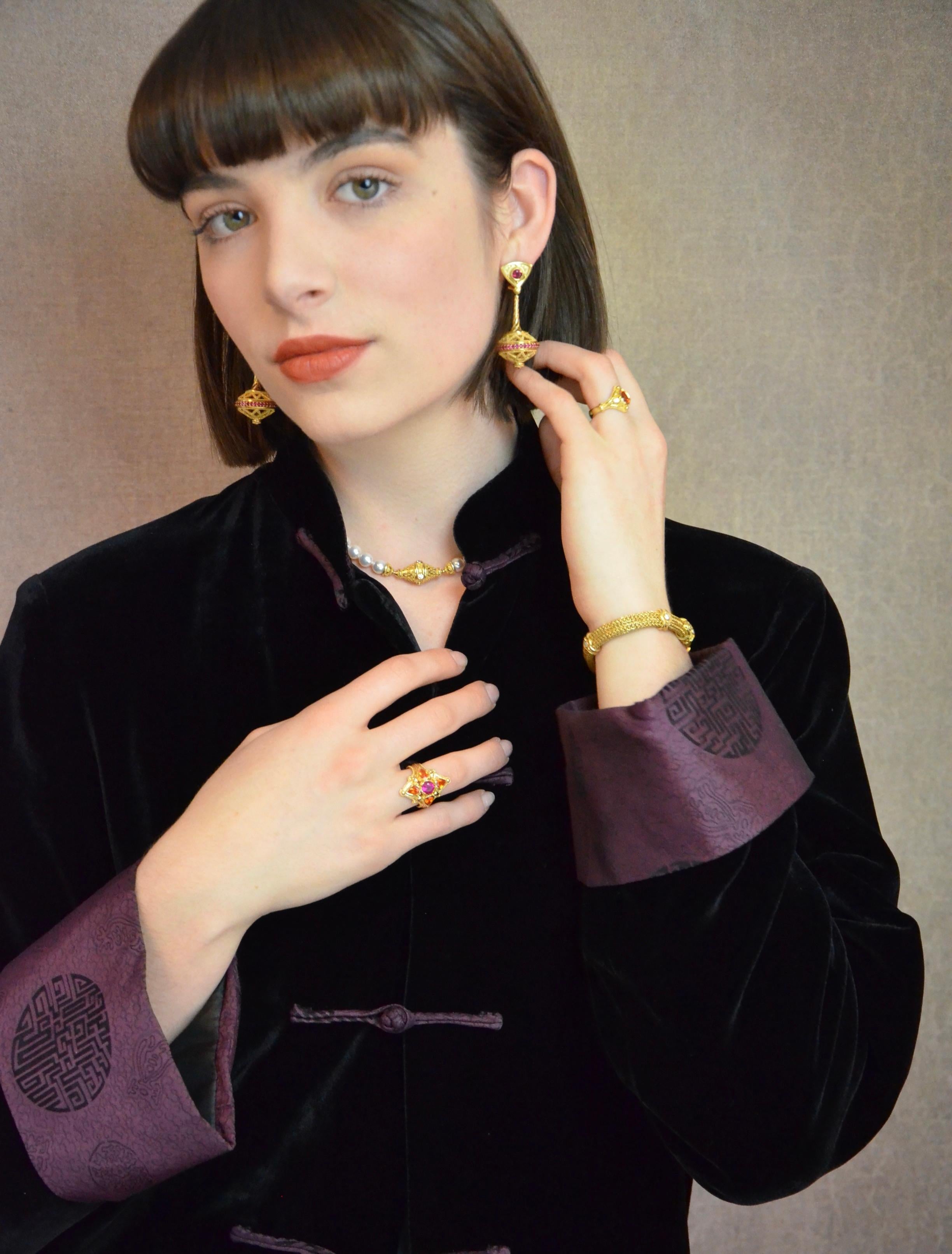 Artisan Kent Raible Ruby 18 Karat Gold Granulation 'Flying Saucer' chandelier Earrings For Sale