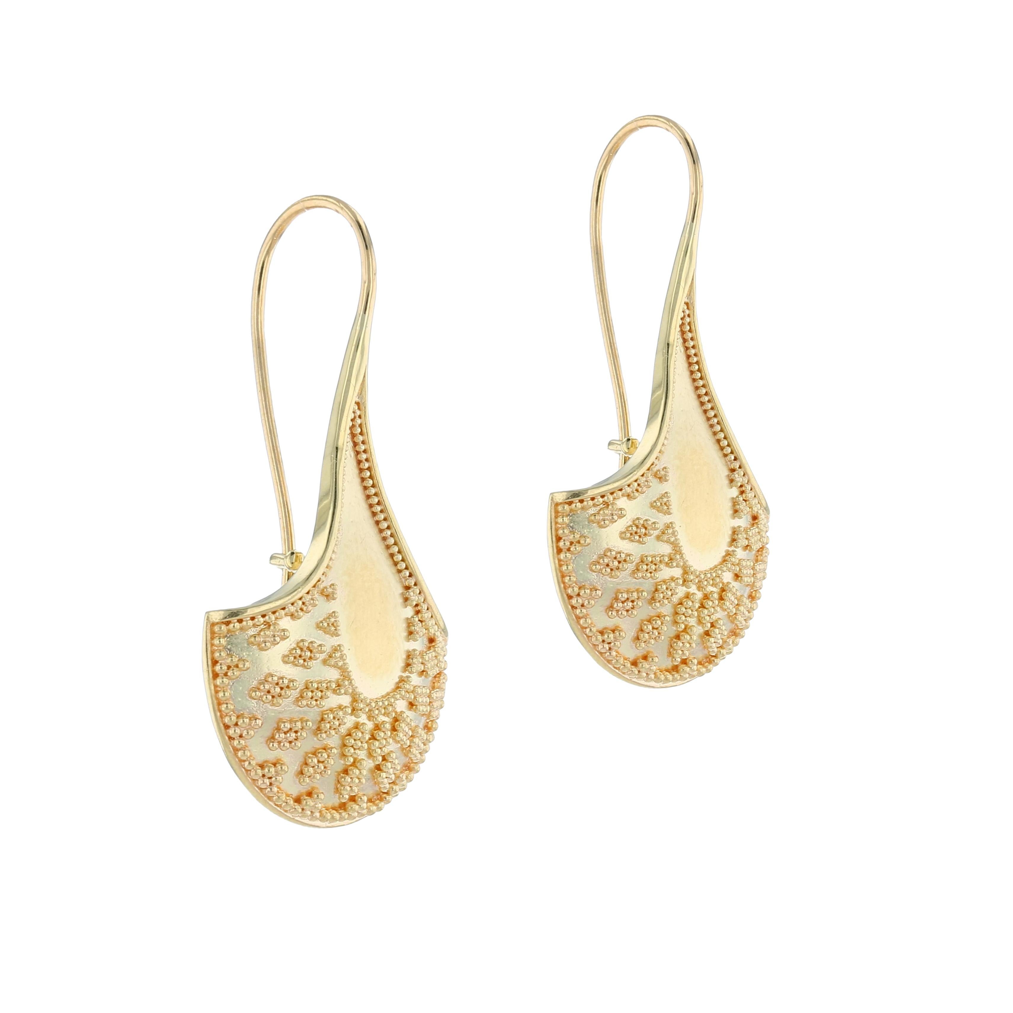Kent Raible's 18 Karat Gold 'Fan' Dangle Earrings with fine Granulation For Sale 1
