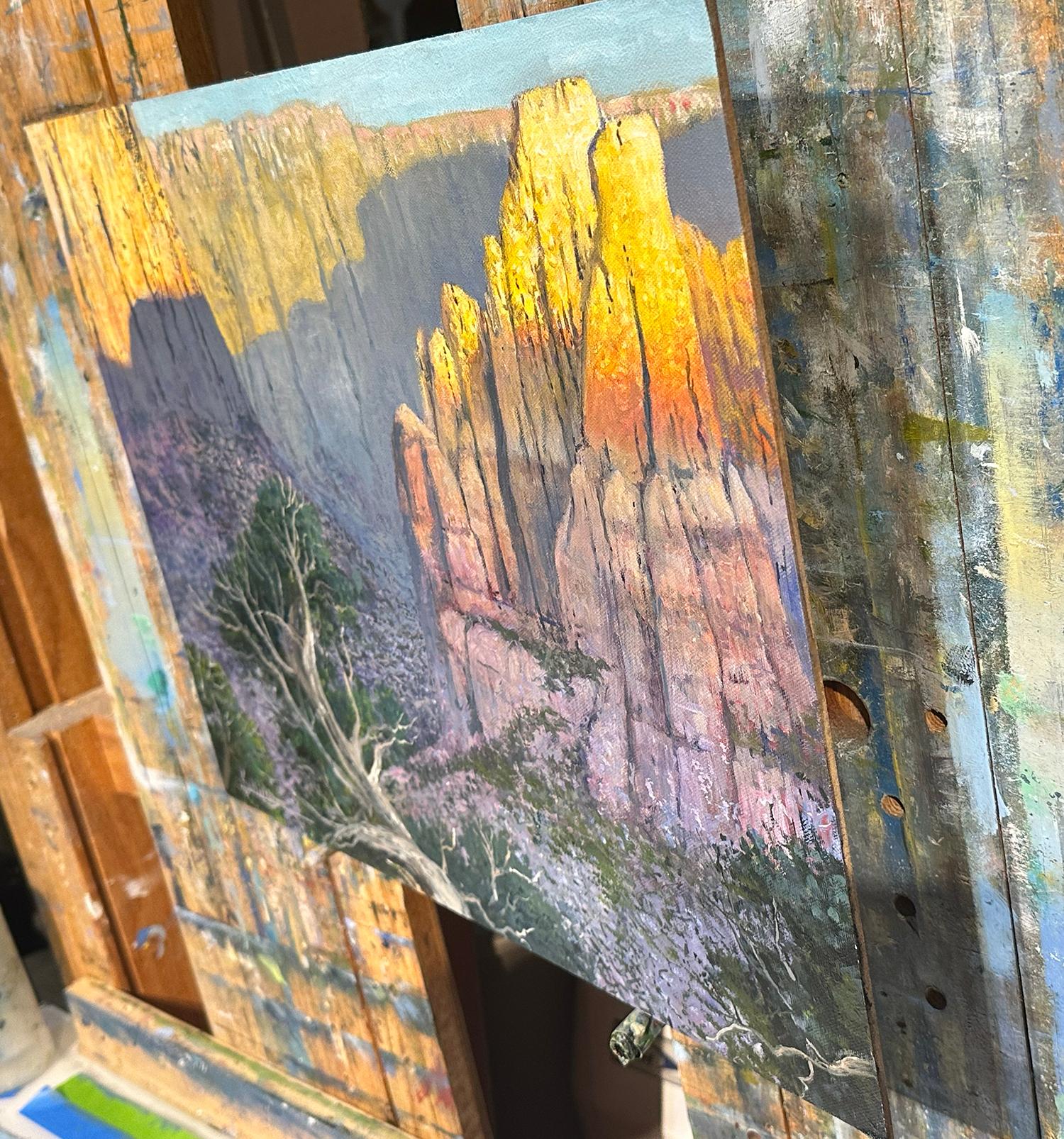 Il Monumento, Pittura a olio - Painting di Kent Sullivan