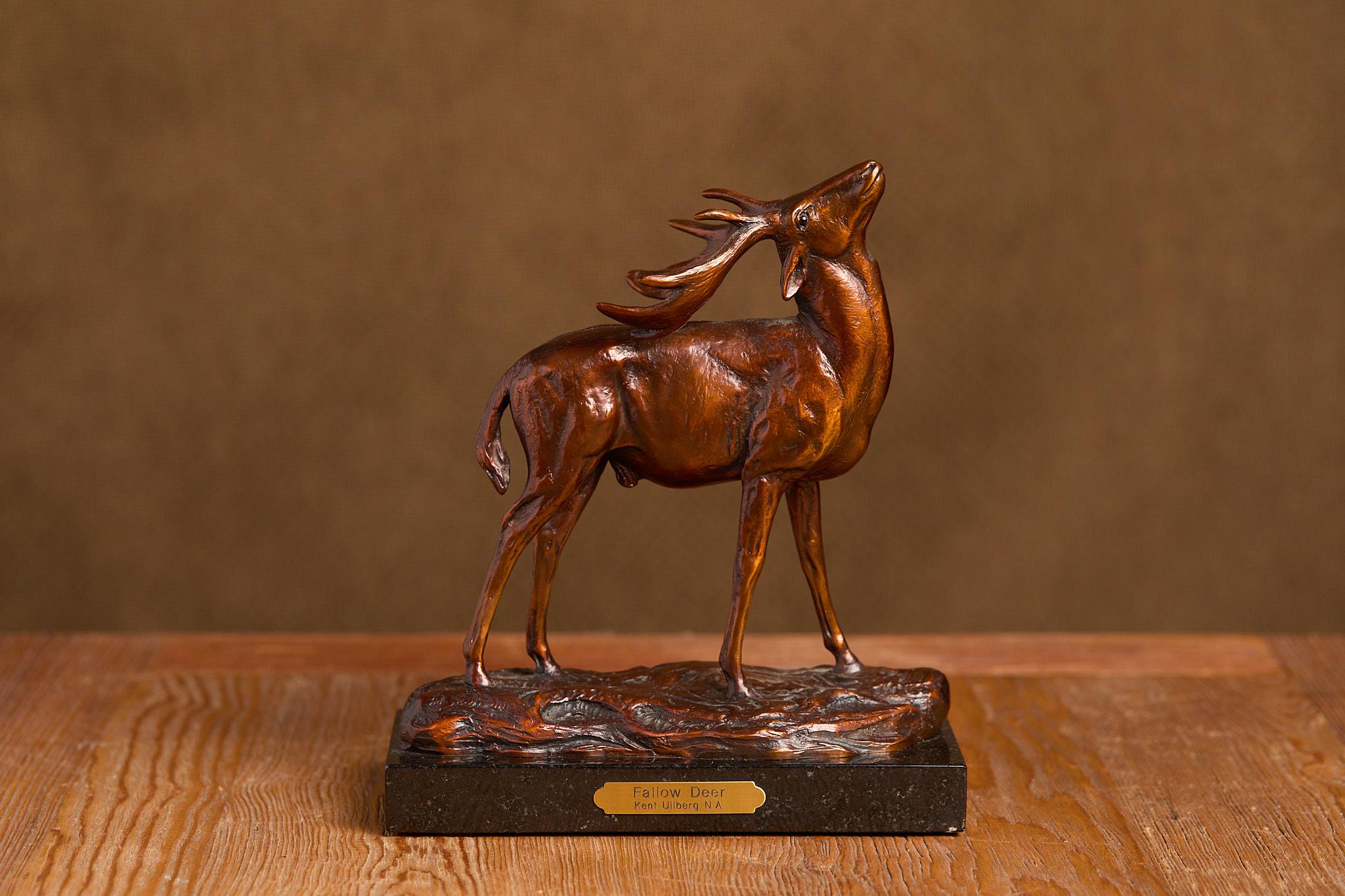 Figurative Sculpture Kent Ullberg - Daim