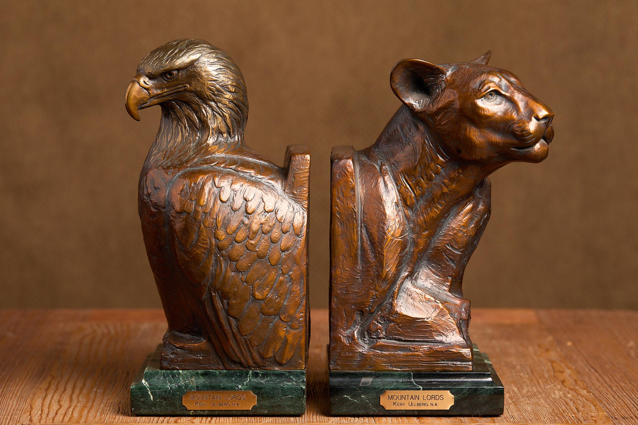 Mountain Lords Bookends - Sculpture by Kent Ullberg