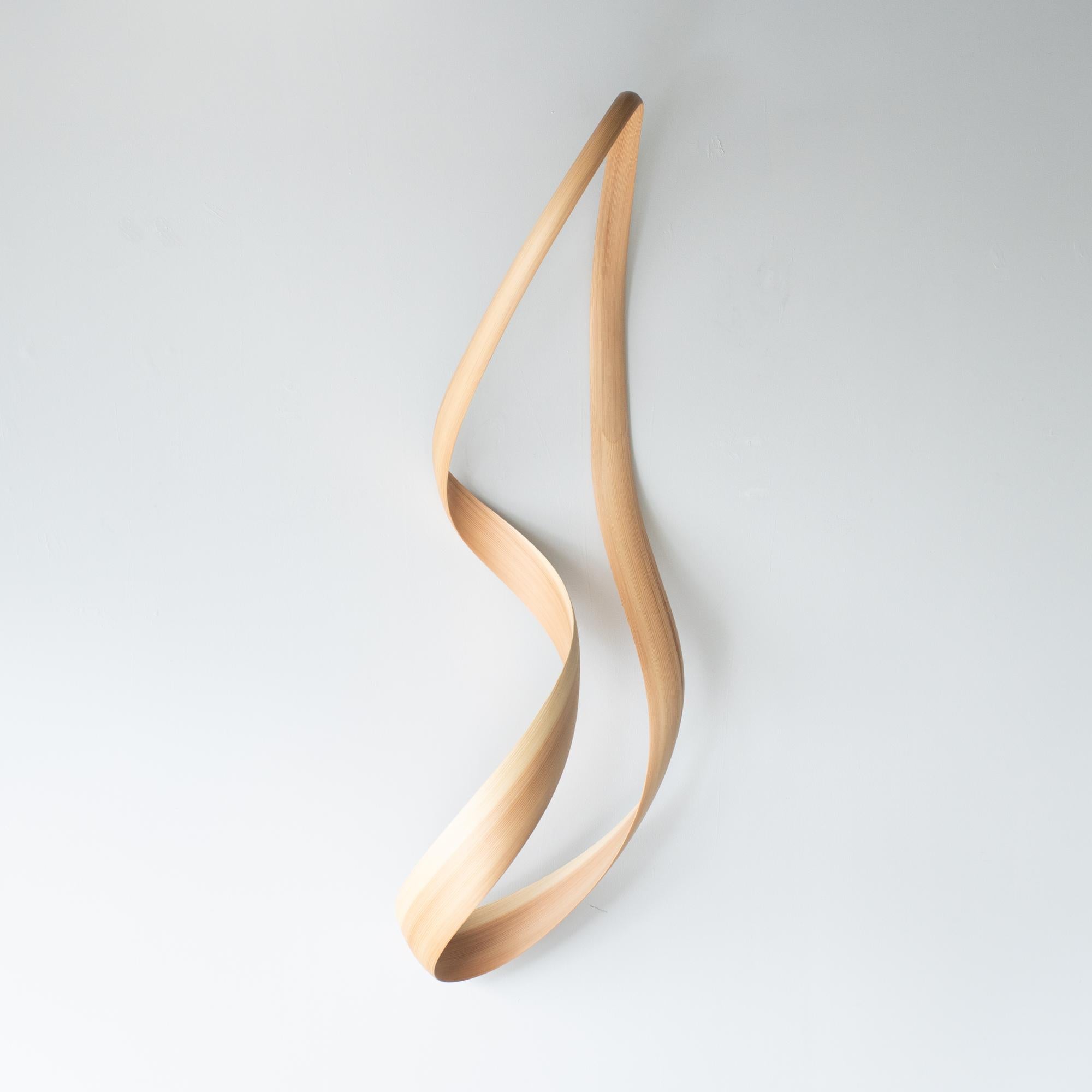 Japonais Kenta Hirai Bois courbé contemporain japonais  Sculpture murale en vente