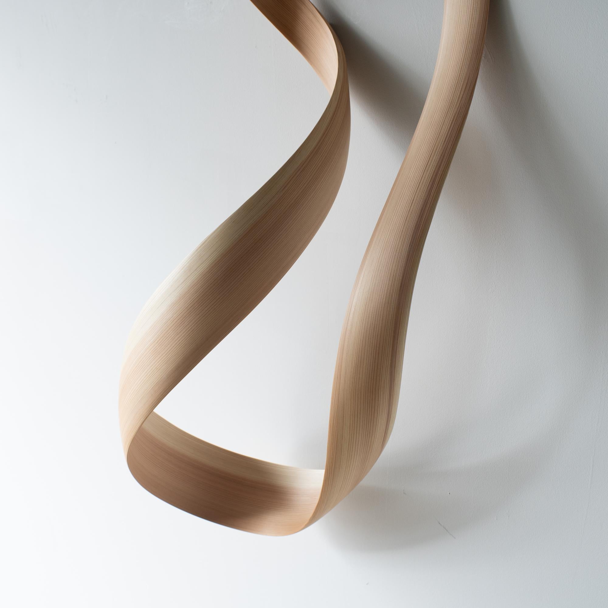 Kenta Hirai Bois courbé contemporain japonais  Sculpture murale en vente 1