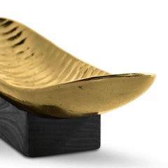 Kenu – Polished Brass Tray with Sculptural Waved Design