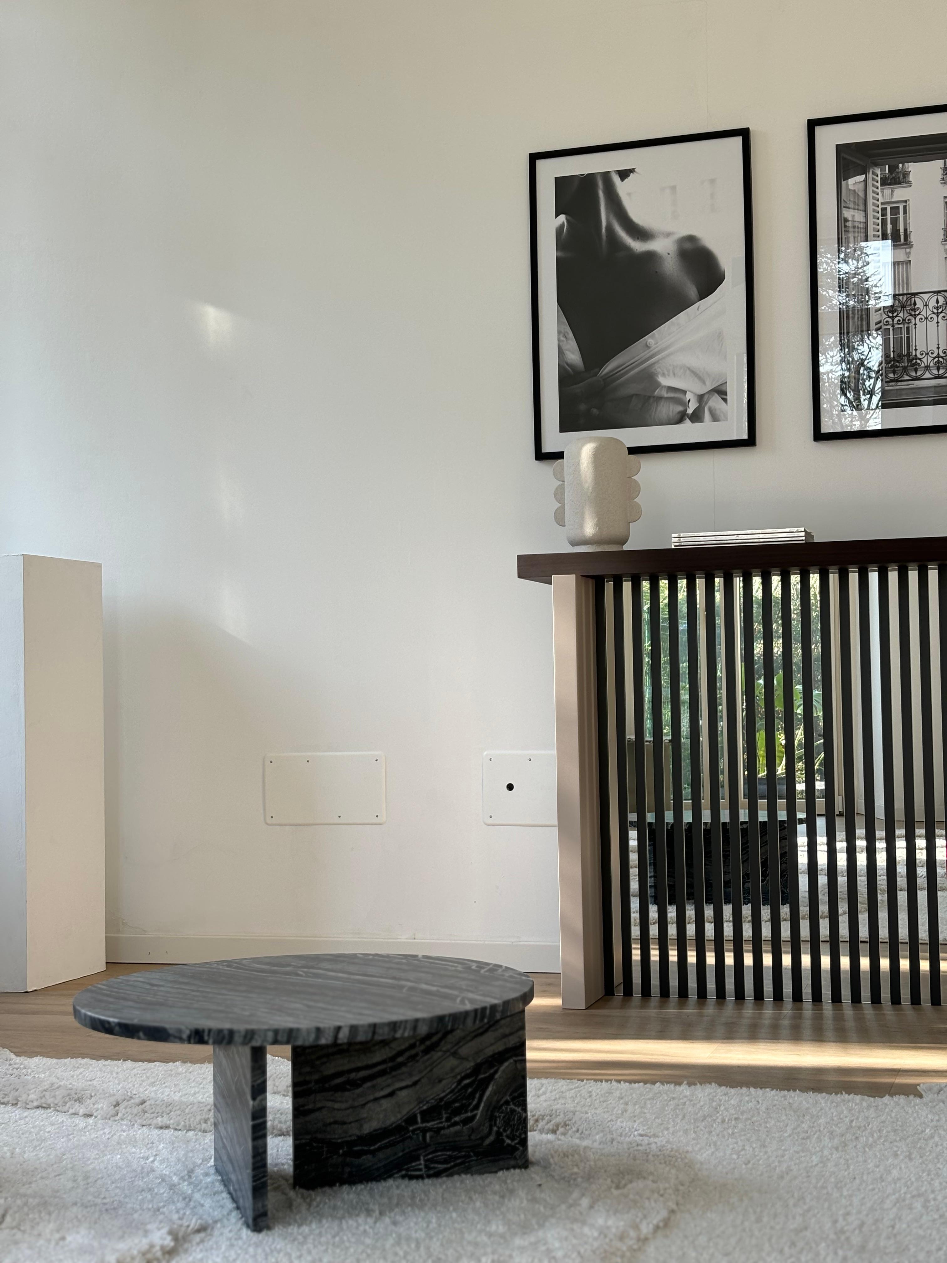 Runder Couchtisch aus schwarzem Kenia-Marmor, hergestellt in Italien im Angebot 3