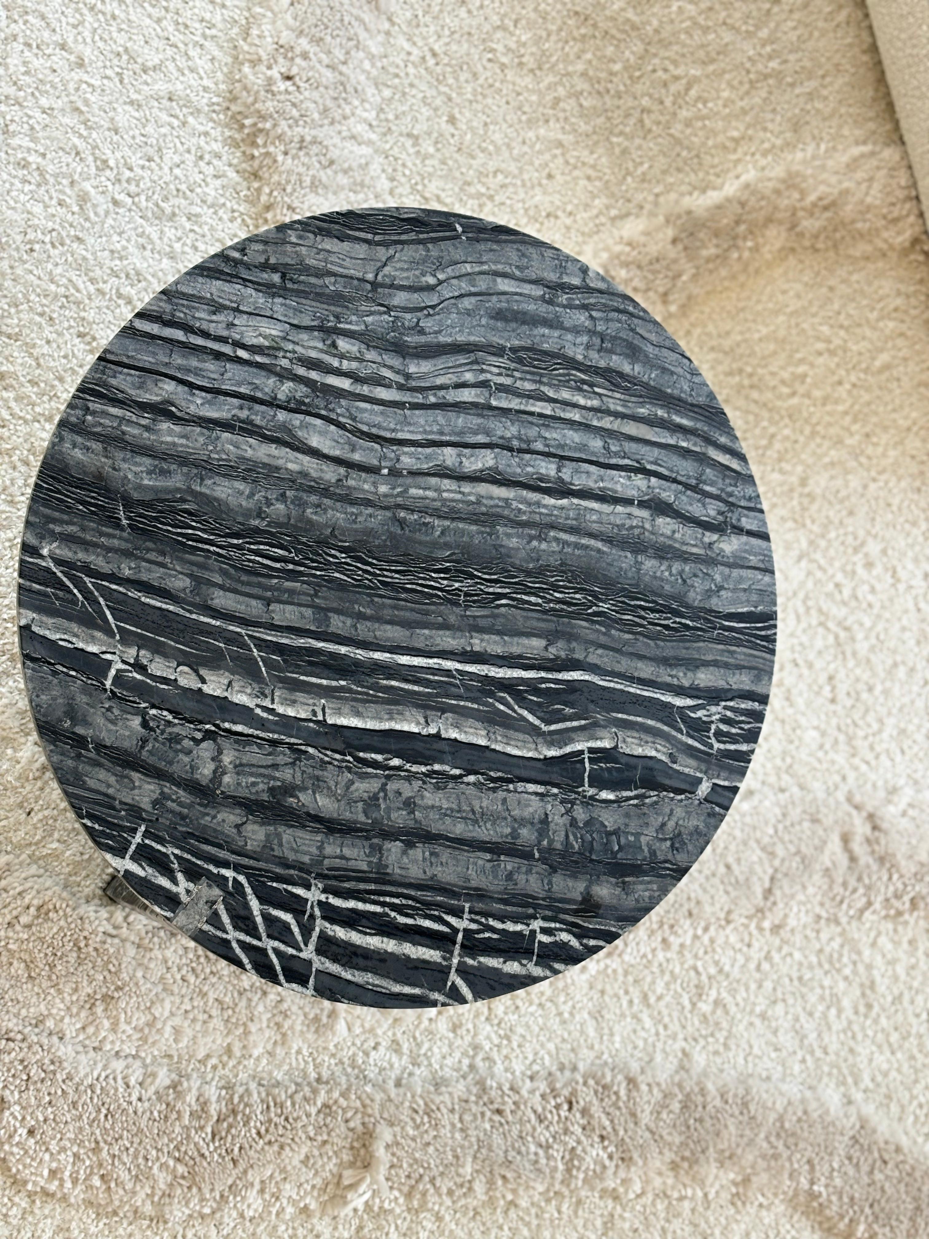 Table basse ronde en marbre noir du Kenya, fabriquée en Italie en vente 4