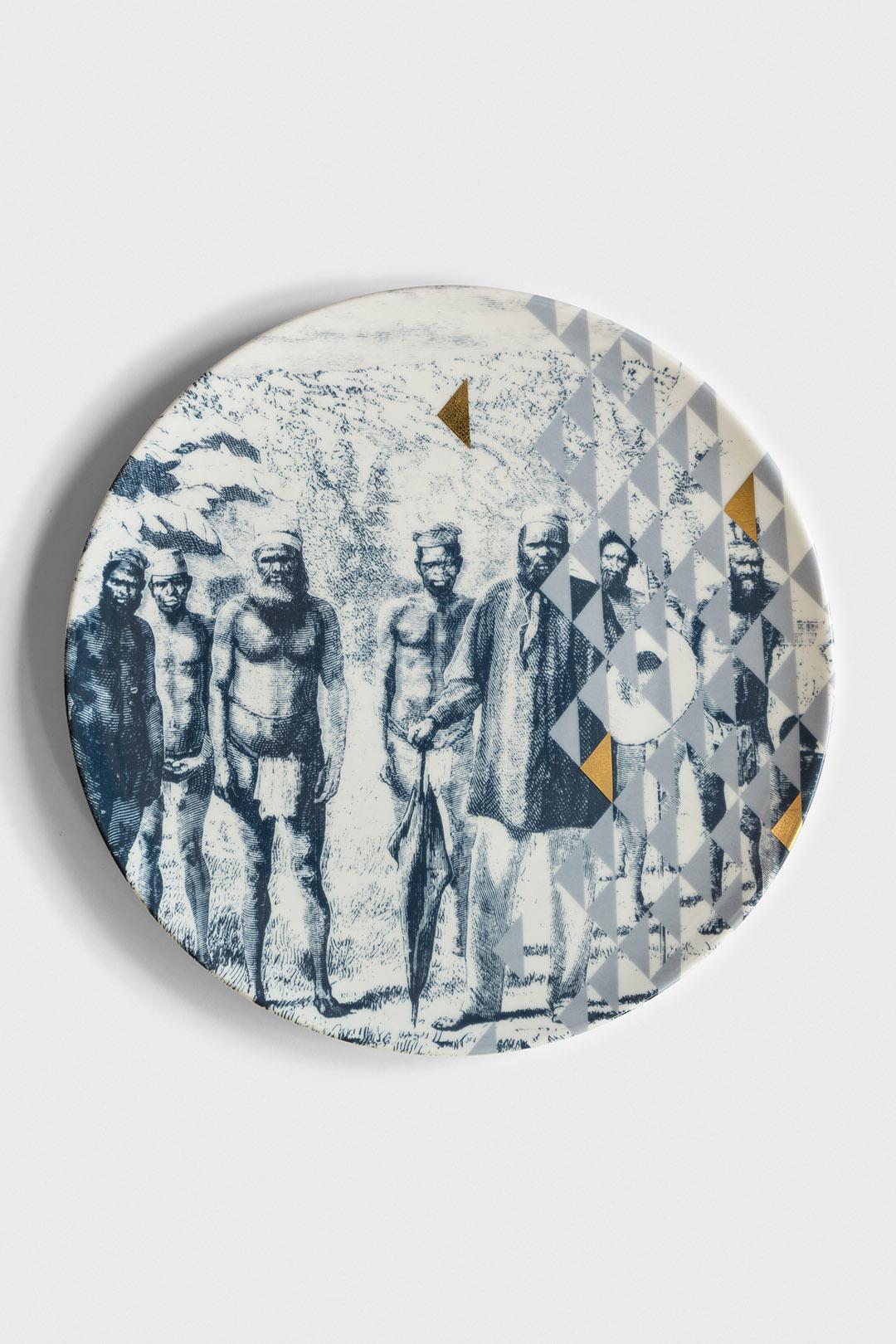 Handmade in Italy, designed by Vito Nesta.

This porcelain dinner plate representing a beautiful image from Kenya is available also in sets of 3 or 6 plates with different images from Kenya (upon request).