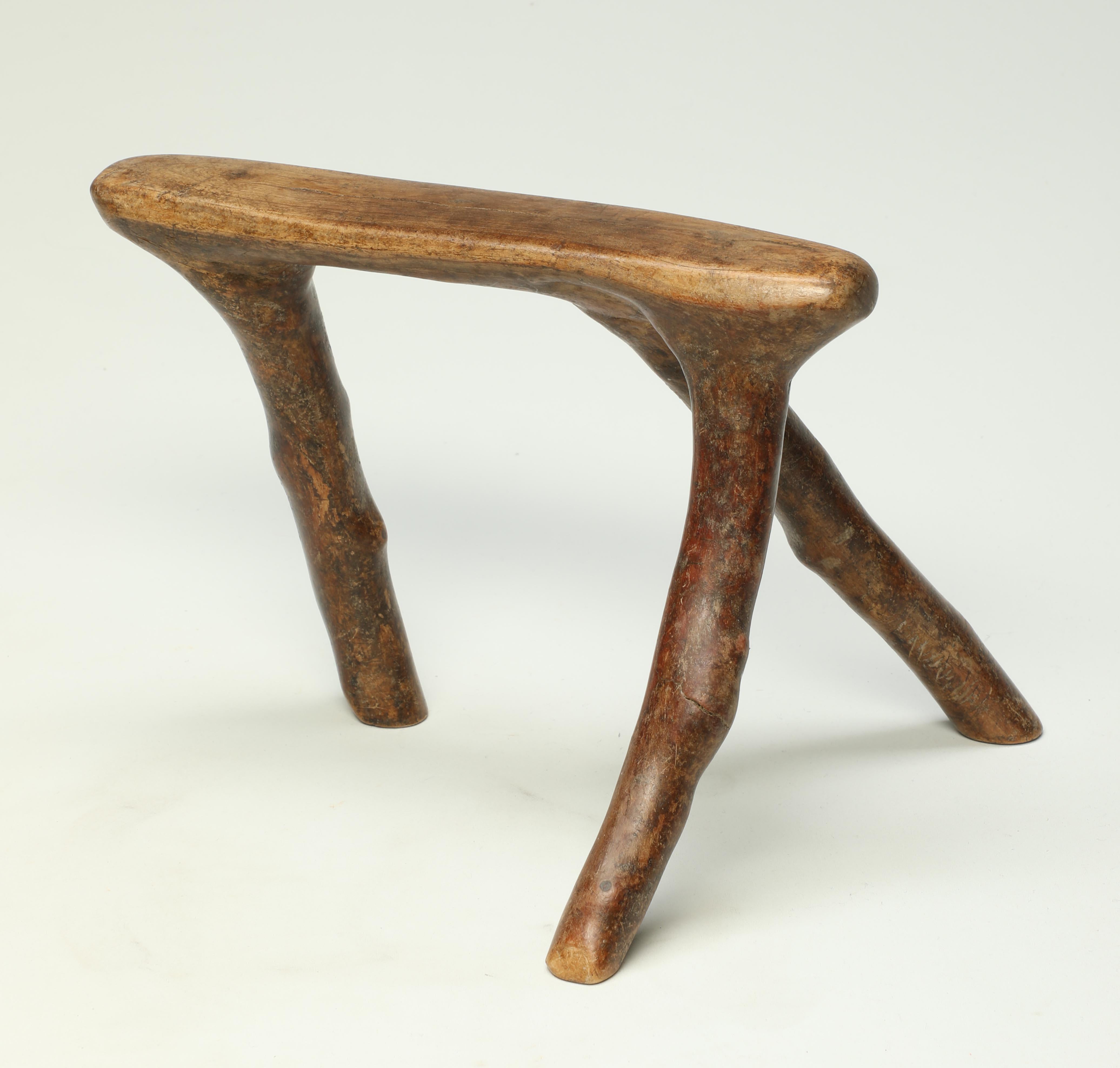 Hand-Carved Kenya Tribal Wood Headrest, Stylized Natural Animal Form, African Old and Worn For Sale