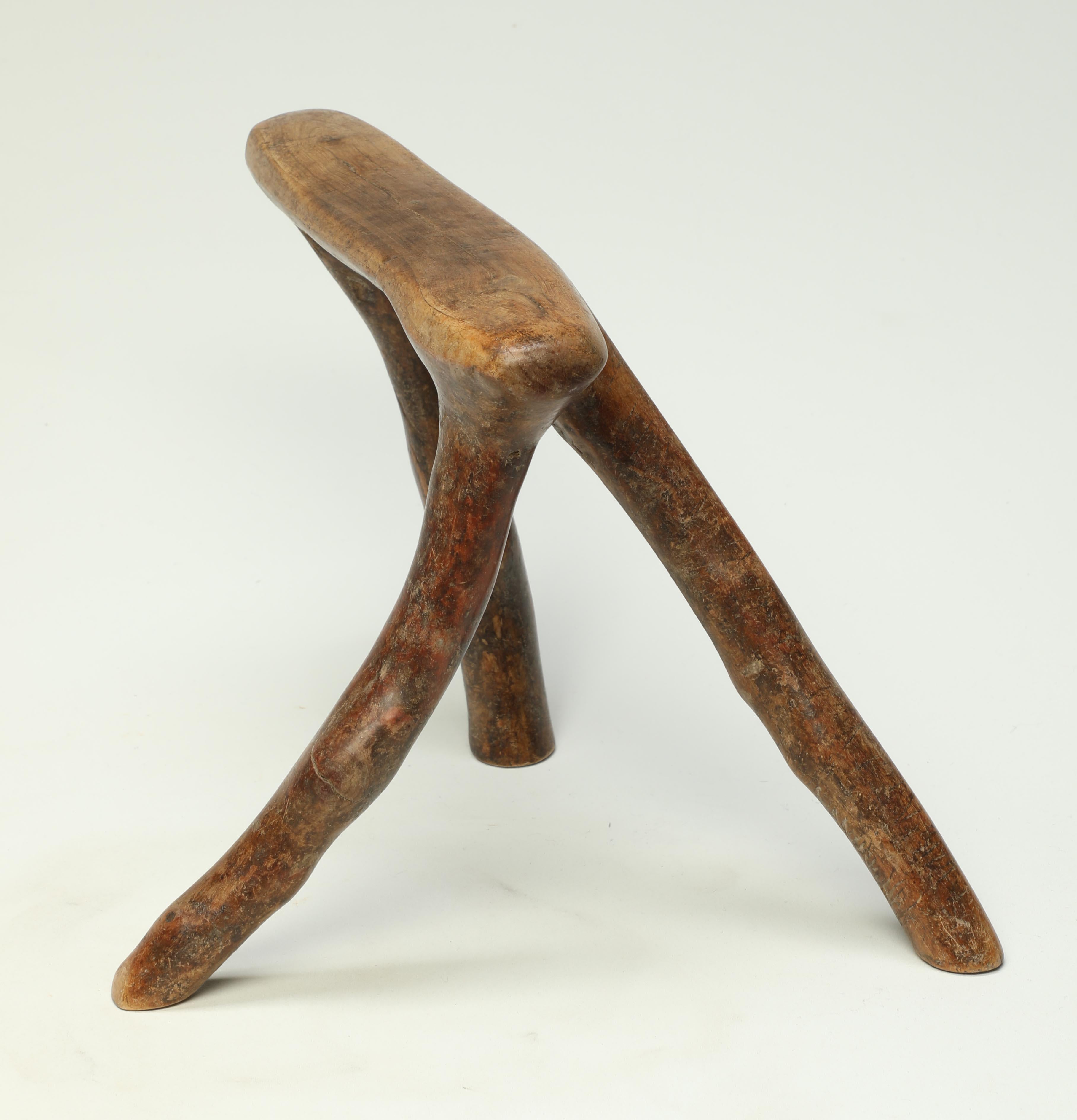 Kenya Tribal Wood Headrest, Stylized Natural Animal Form, African Old and Worn In Distressed Condition For Sale In Point Richmond, CA