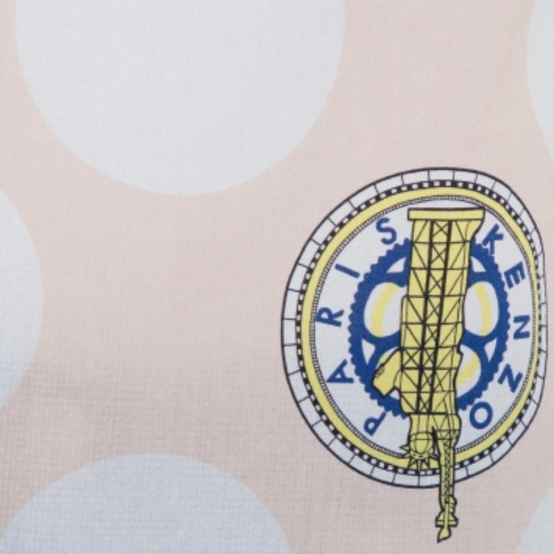 Comfortable and chic, Kenzo's cotton top has a stylish appeal! Tailored beautifully, the top has short sleeves, a V neckline, logo details, and polka dots all over. Team it with pants, shorts or skirts.