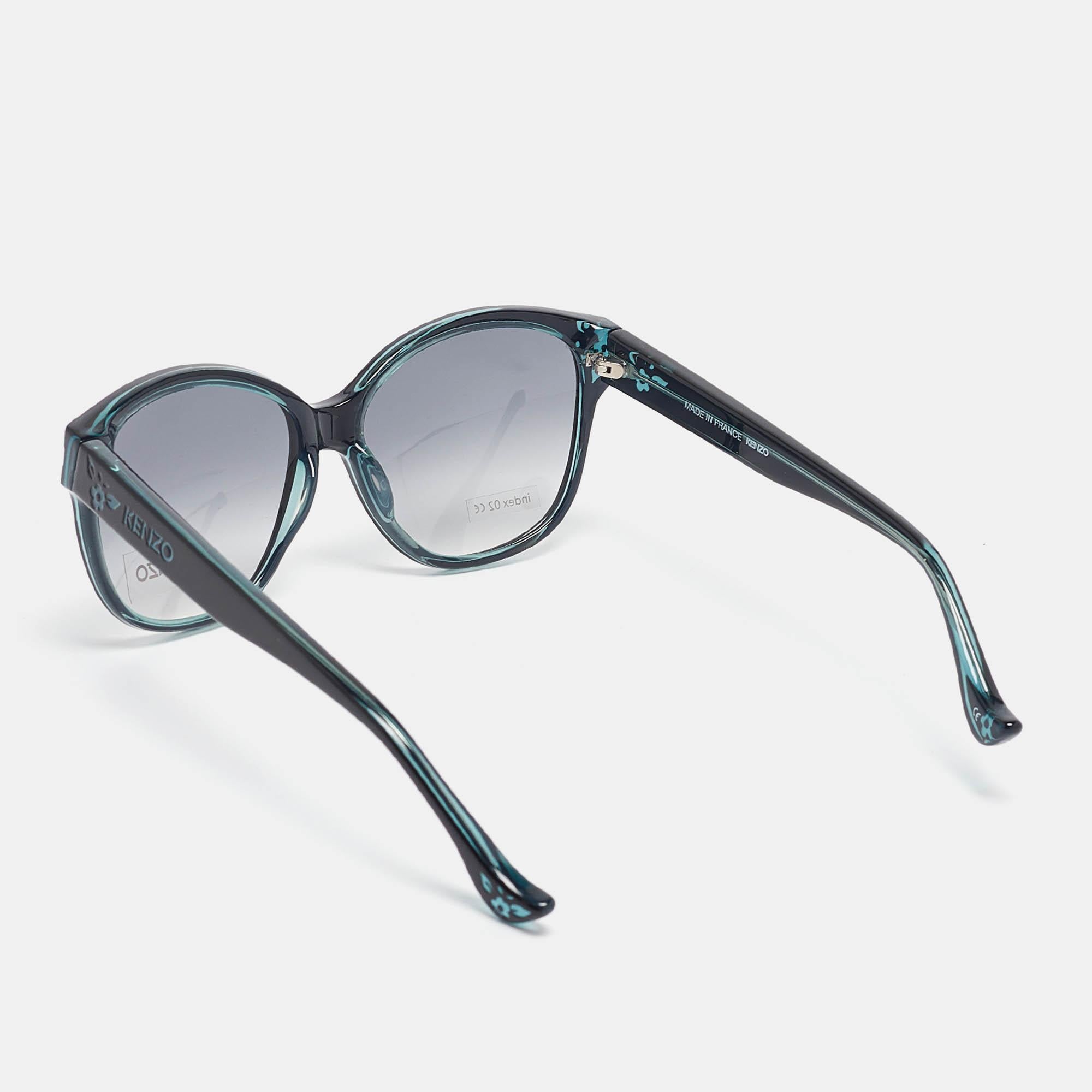 Nous voyons les détails sur cette exquise paire de lunettes de soleil de créateur fabriquée à partir de matériaux nobles. Les lunettes de soleil sont à la fois luxueuses et pratiques.