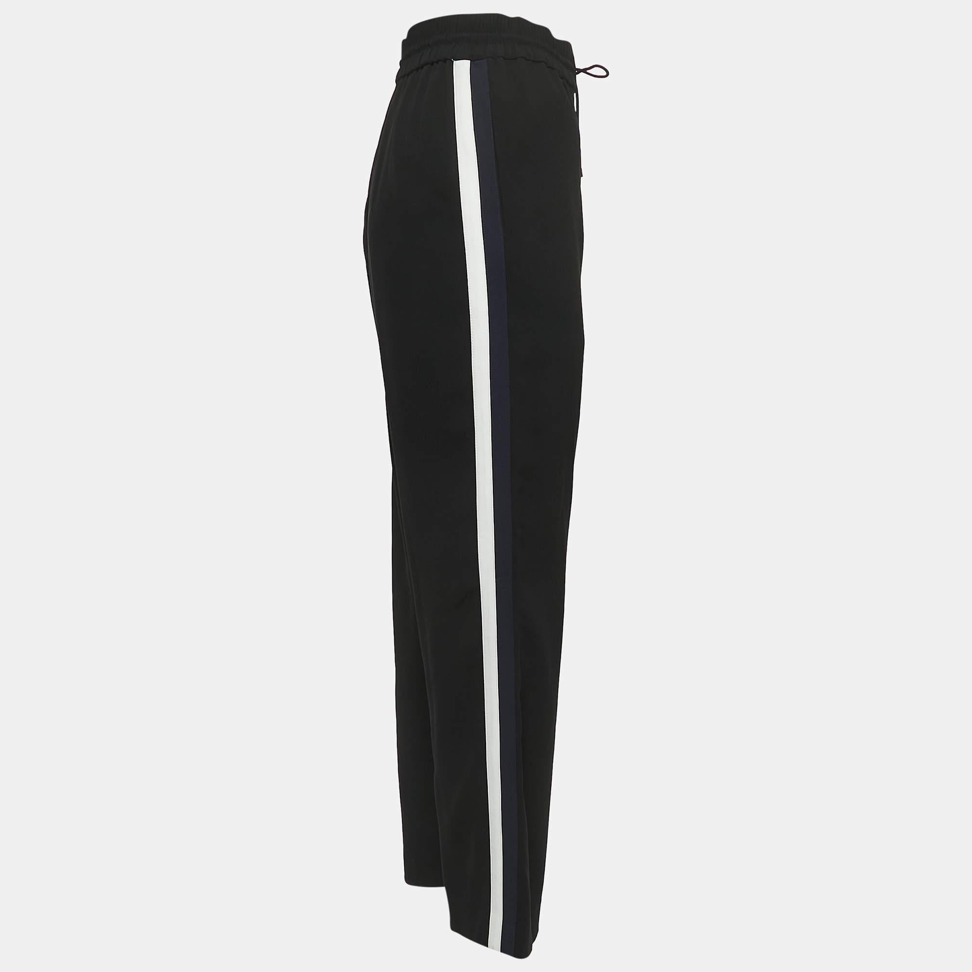 Un pantalon impeccablement taillé est un élément essentiel d'une garde-robe bien organisée. Ces pantalons de créateur sont finement cousus pour vous donner l'allure souhaitée et un confort tout au long de la journée.