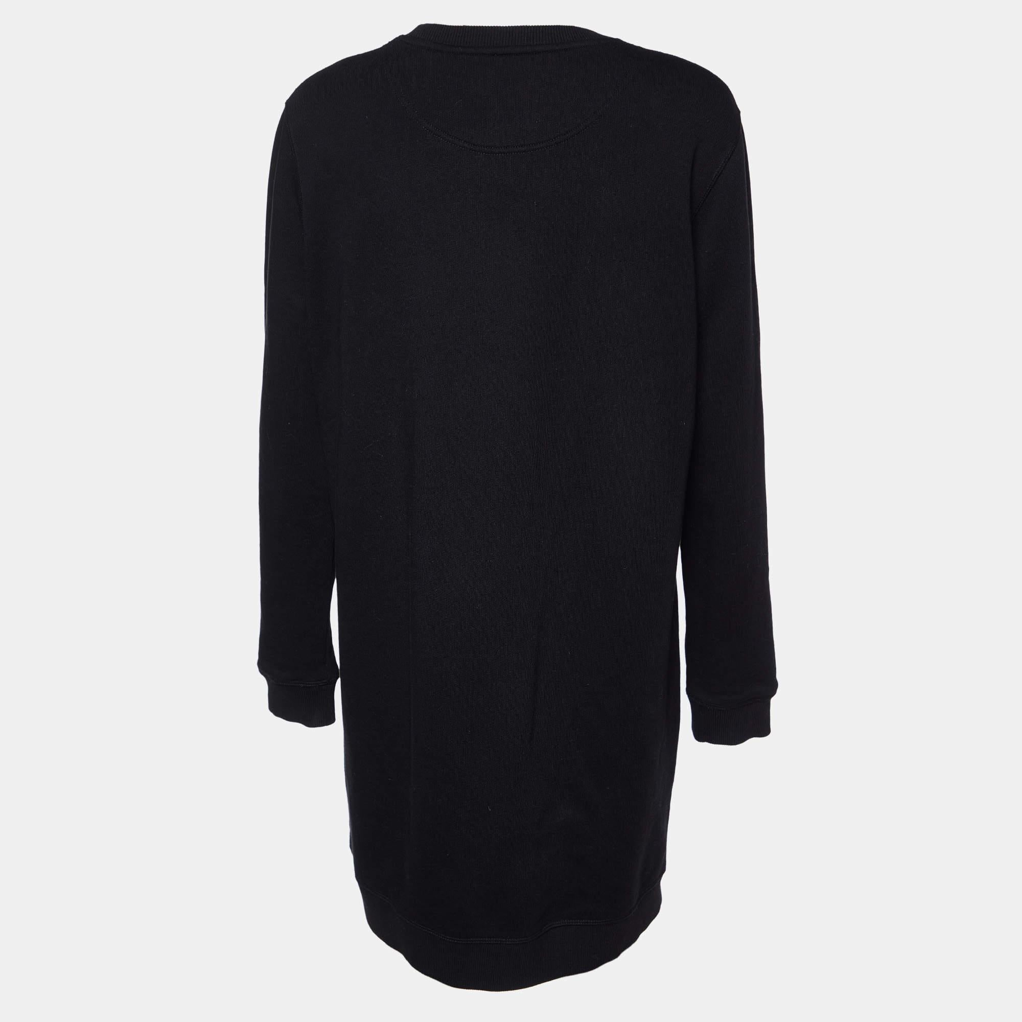 Whether you want to go out on casual outings with friends or just want to lounge around this sweatshirt is a versatile piece and can be styled in many ways. It has been made using high grade materials and the creation will go well with basic denim