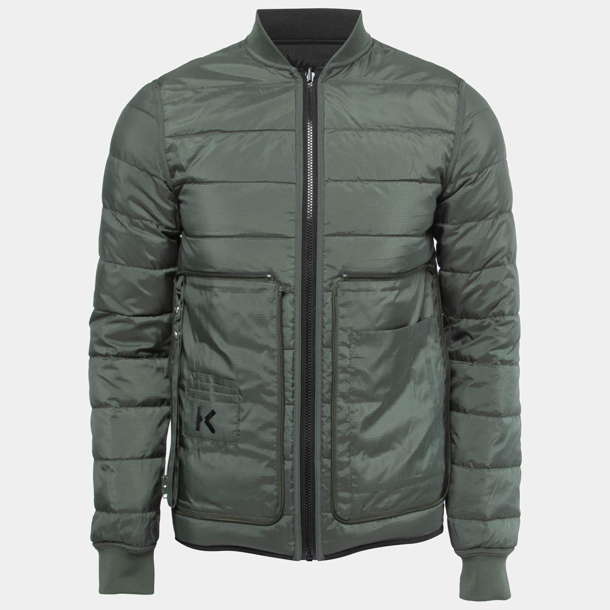 Infondi una dose extra di stile nel tuo abbigliamento con questa giacca di gran moda. Realizzato con materiali di qualità, incarna un'atmosfera contemporanea ed è ricco di caratteristiche funzionali.