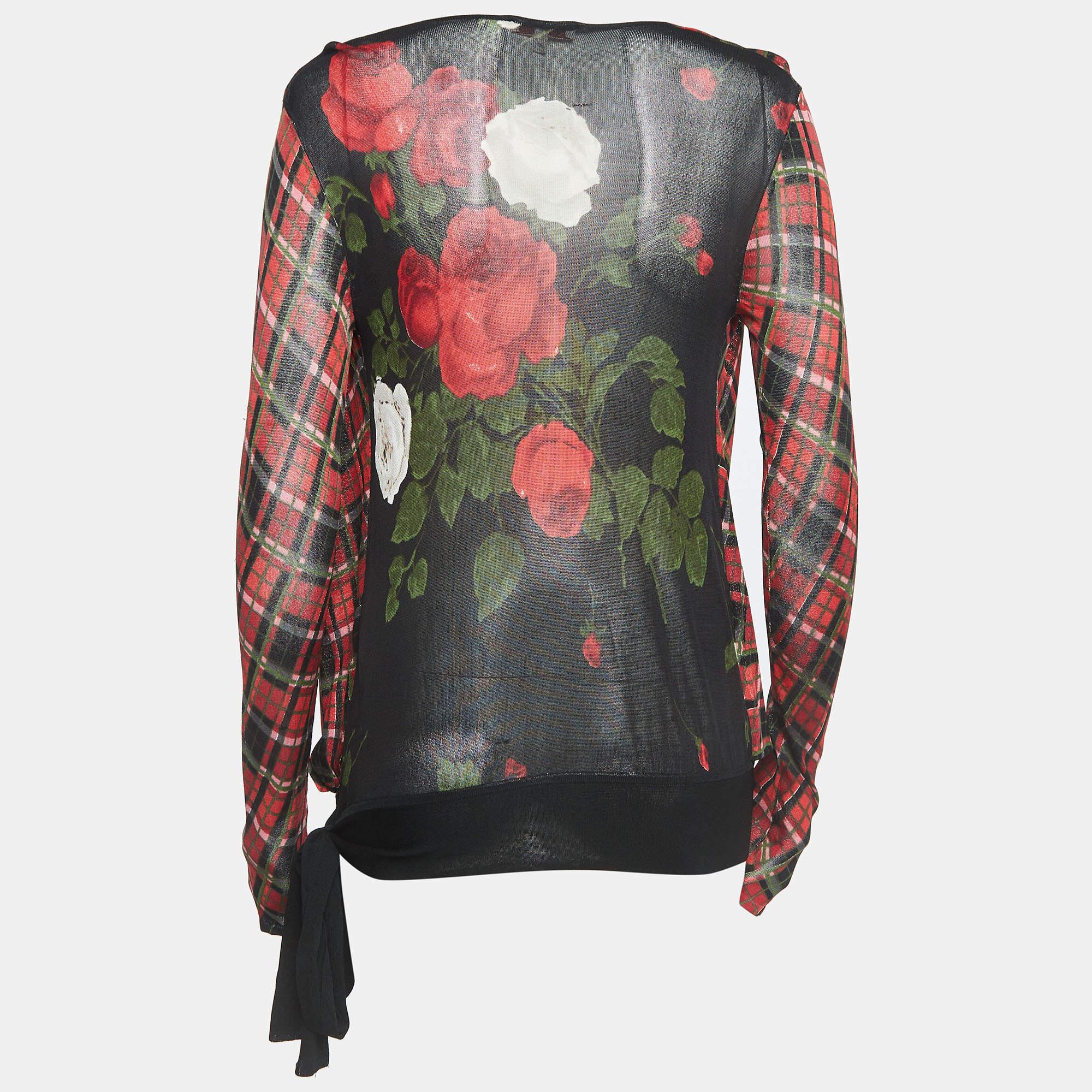 Questo top griffato offre stile e comfort. Realizzata con i migliori tessuti, la creazione è stata curata nei minimi dettagli. Abbinalo a una gonna e a dei tacchi.