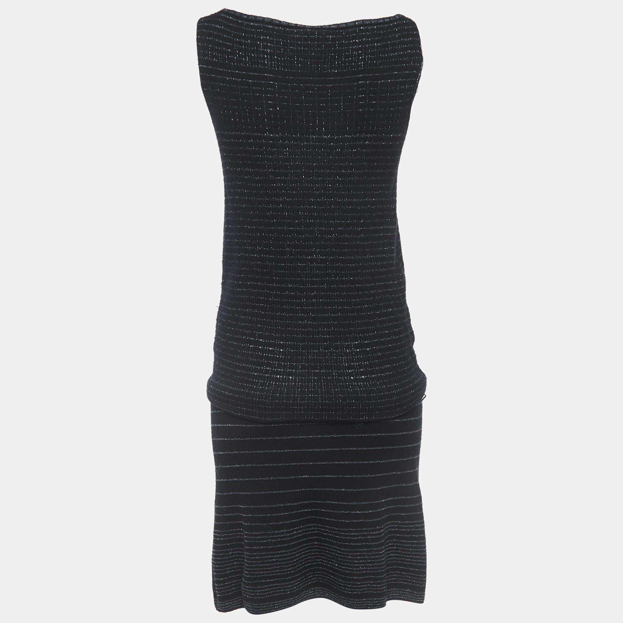 Découvrez les joies d'une confection experte avec cette robe de créateur pour femme. Méticuleusement confectionné, il offre une coupe impeccable et des détails luxueux garantissant un confort inégalé. Cette magnifique création rehaussera votre style
