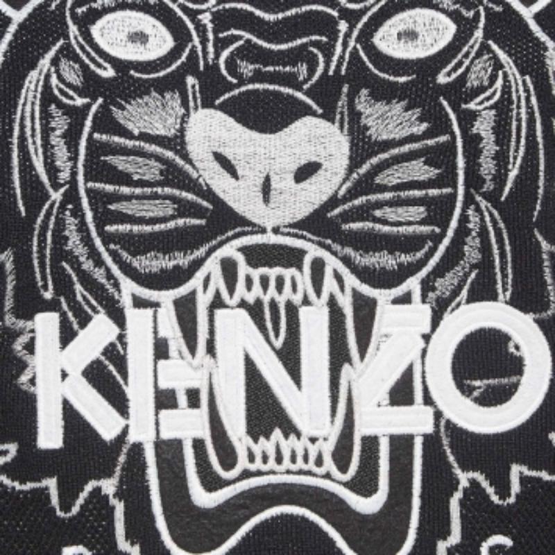 Kenzo - Maglione girocollo in misto lana con logo della tigre nero ricamato - S in vendita 1