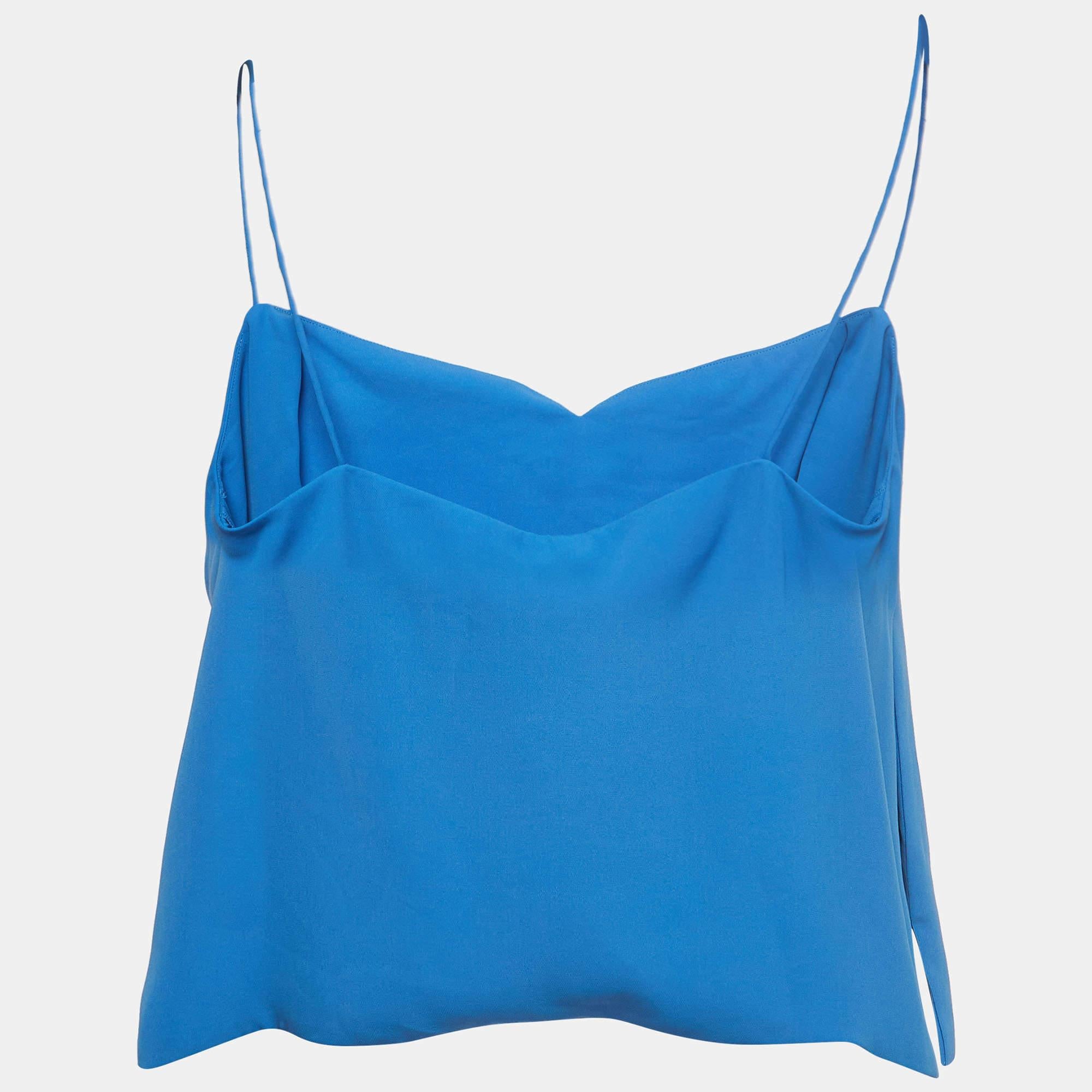 Careful tailoring quality materials and elegant cuts make this designer top a piece to cherish It comes in a classic design to be easy to style.
