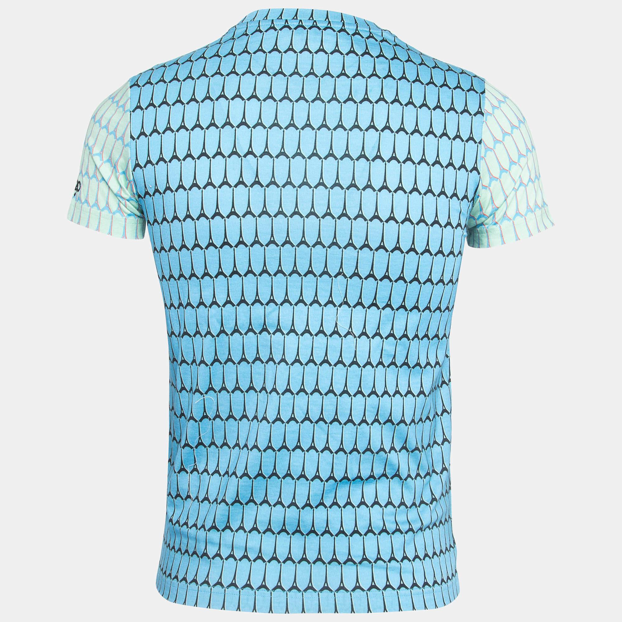Perfect for casual outings or errands this T shirt is the best piece to feel comfortable and stylish in. It flaunts a catchy shade and a relaxed fit.
