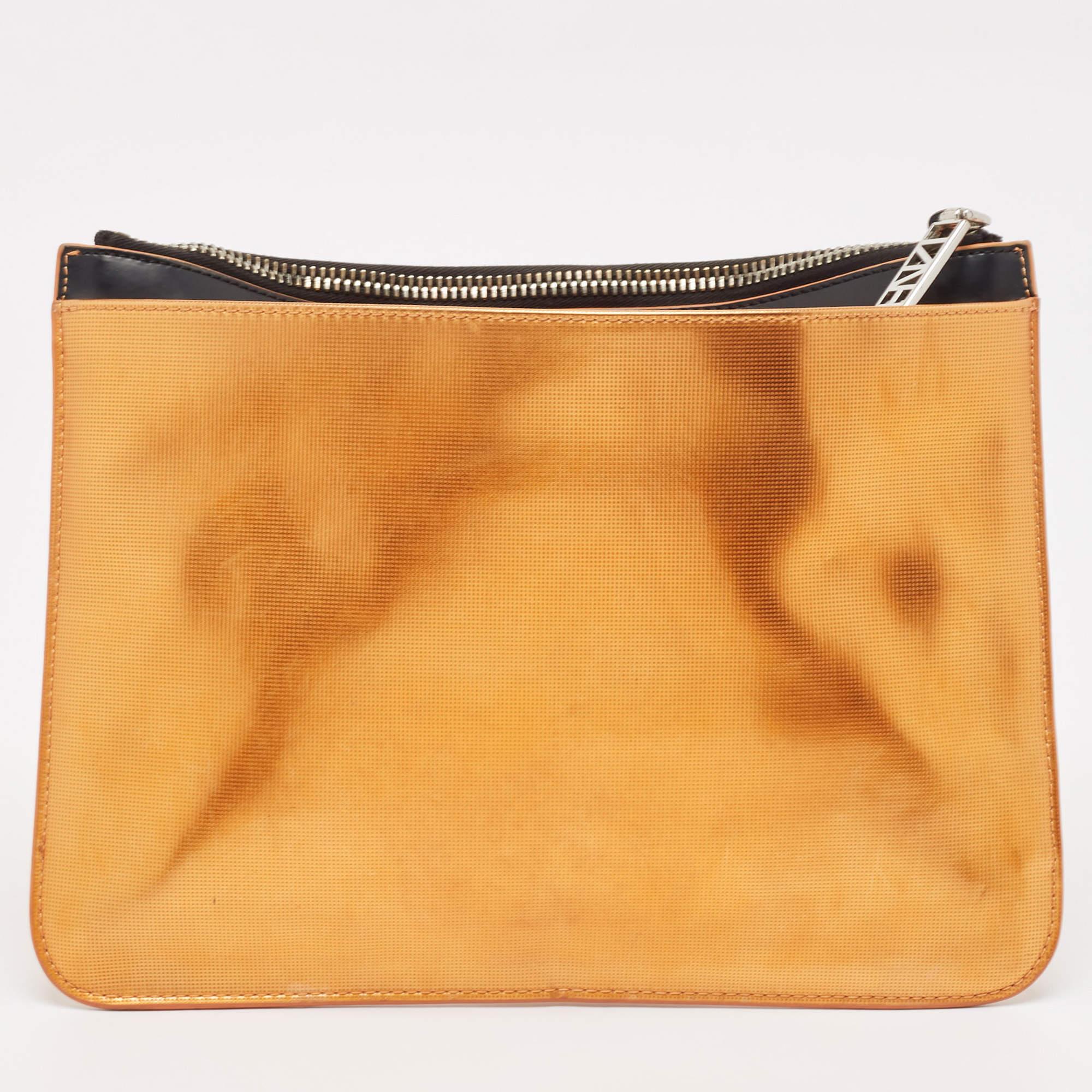 Kenzo Bronze Vinyl Tiger Motif Slim Clutch In Fair Condition In Dubai, Al Qouz 2