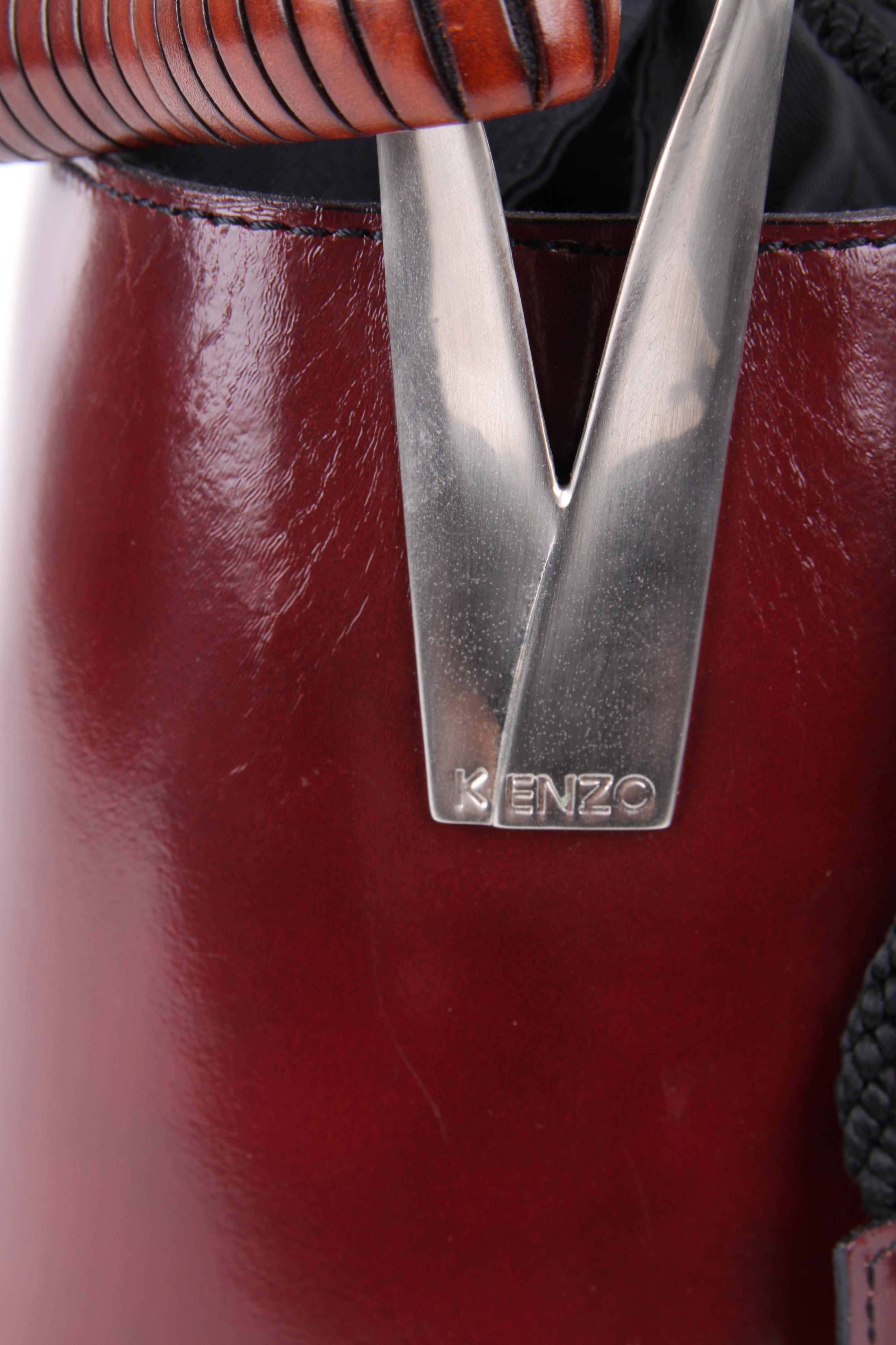 Kenzo - Sac seau Pagodon en cuir bourgogne 1998 en vente 1