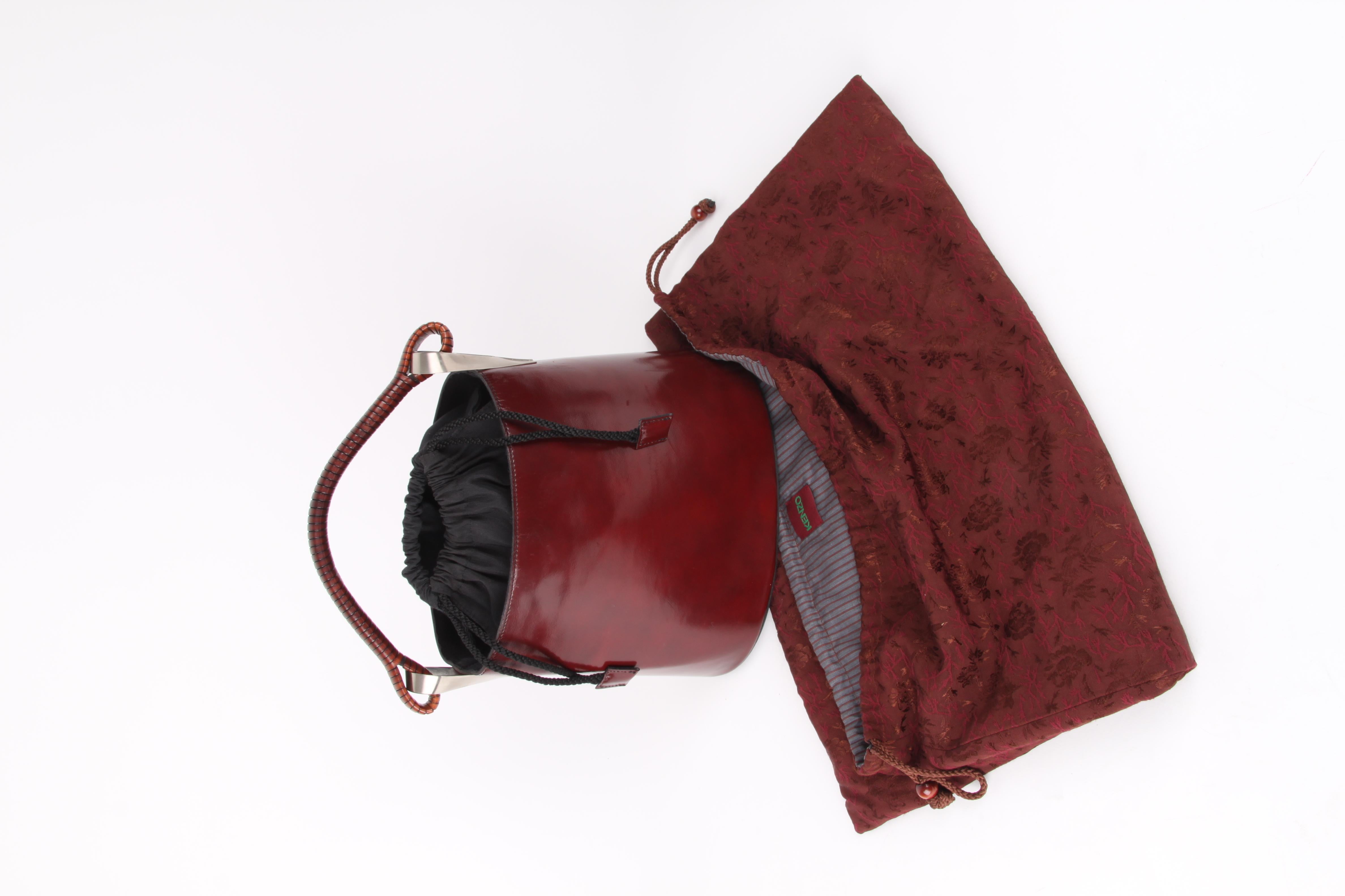 Kenzo - Sac seau Pagodon en cuir bourgogne 1998 en vente 2