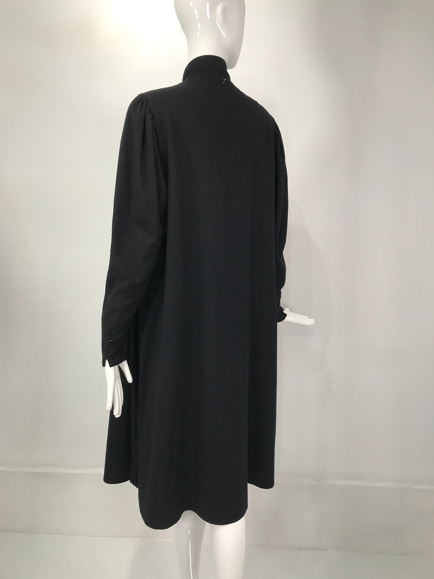 Kenzo Manteau de style Cheongsam en laine noire à double face, années 1980 en vente 1