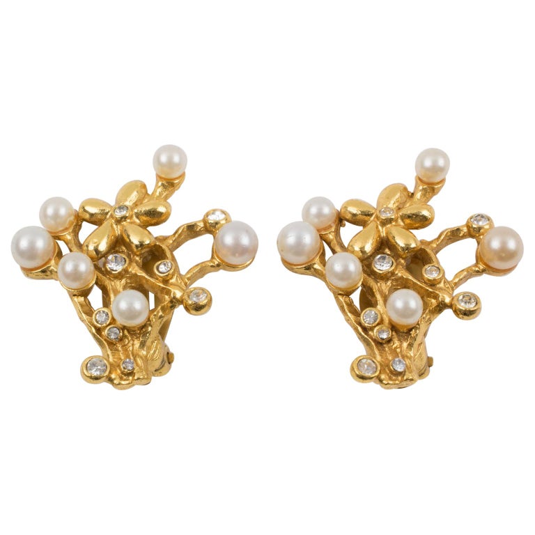 Kenzo Floral Jeweled Clip Earrings with Pearl For Sale at 1stDibs
