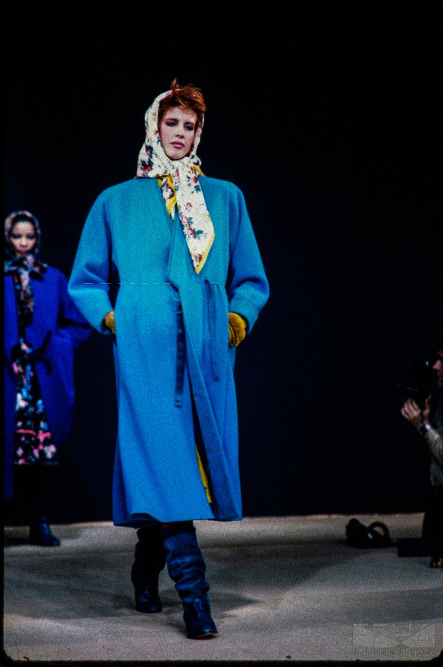 Kenzo FW 1982/83 Archivo Cappotto in lana Giacca giapponese documentata in vendita 1