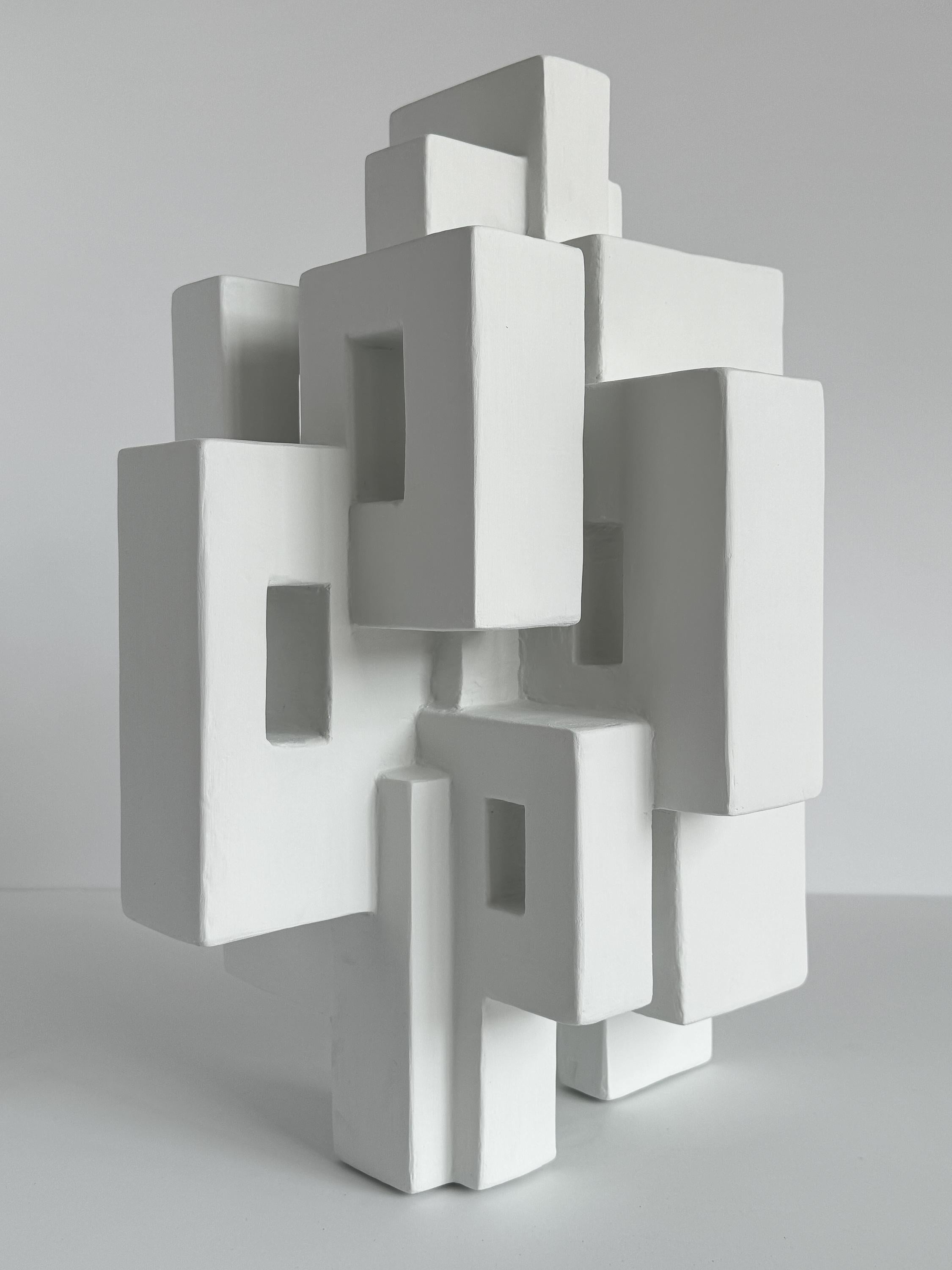 Geometrische abstrakte Skulptur „Kenzo“ von Dan Schneiger (21. Jahrhundert und zeitgenössisch) im Angebot