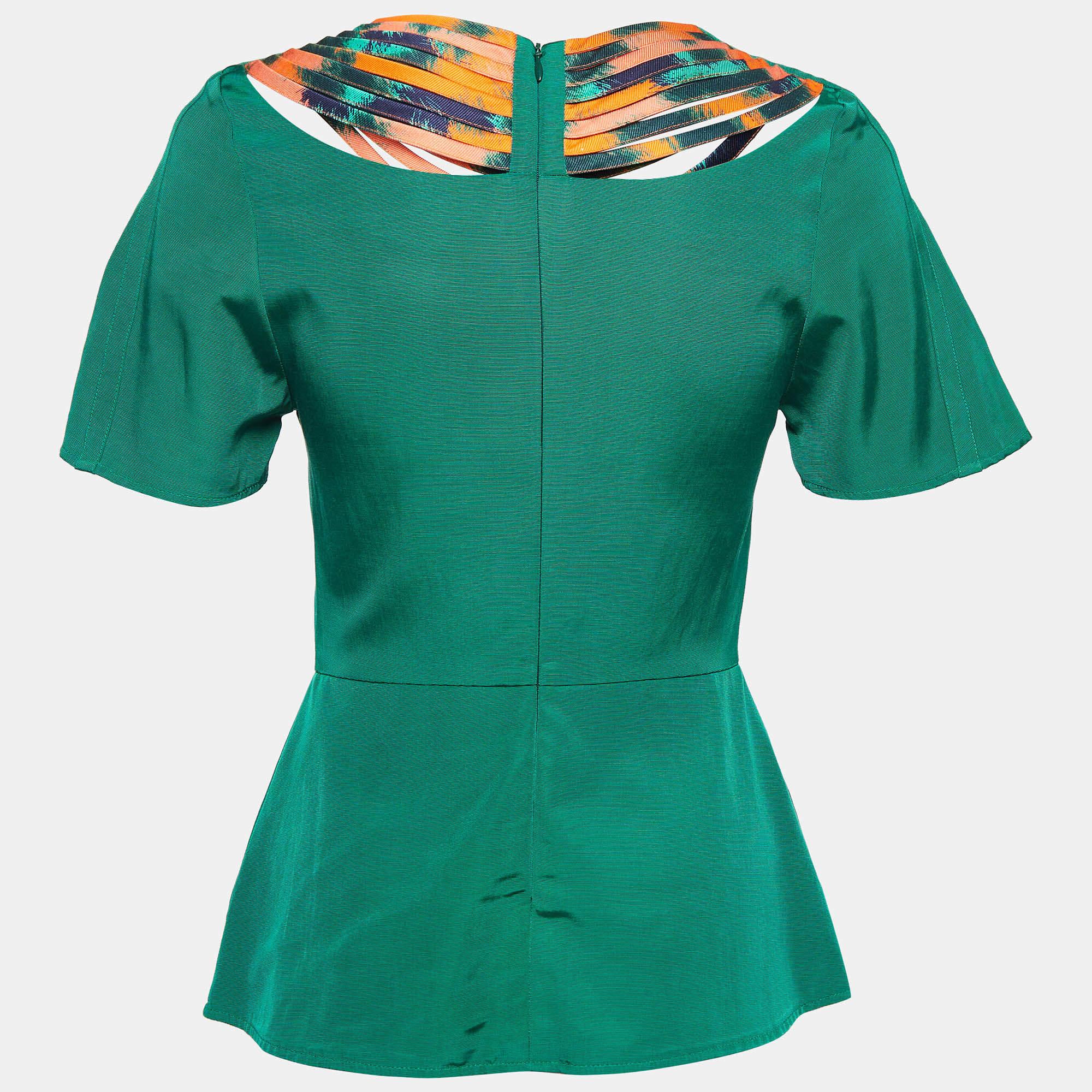 Careful tailoring quality materials and elegant cuts make this designer top a piece to cherish It comes in a classic design to be easy to style.