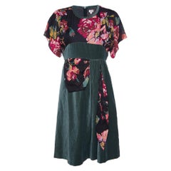 Kenzo Knielanges Kleid aus Seide und Samt mit grünem Blumendruck M