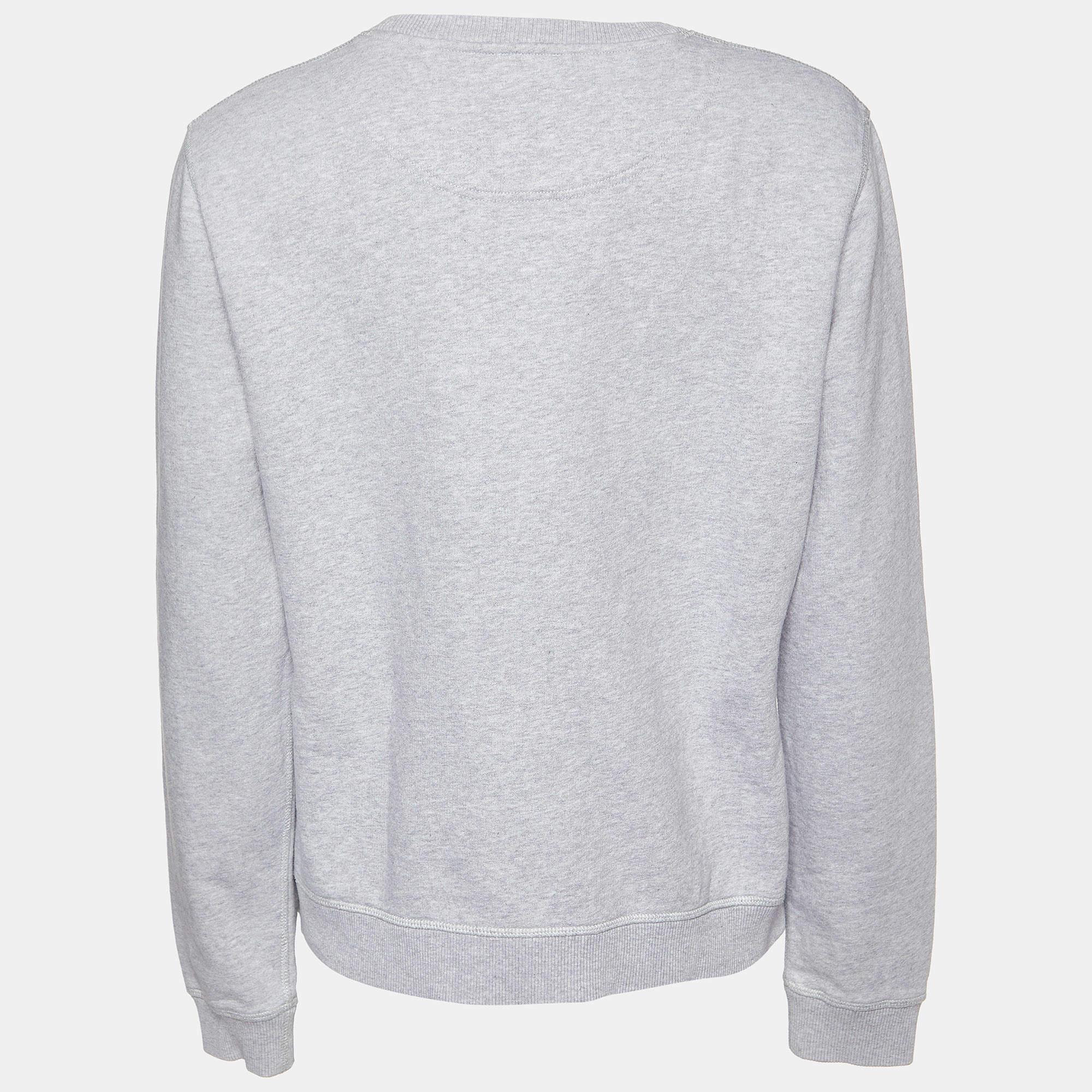 Che tu voglia uscire con gli amici o semplicemente rilassarti, questa felpa è un capo versatile e può essere abbinata in molti modi. È stato realizzato con materiali di alta qualità e si abbina bene a jeans e scarpe da ginnastica per un look casual