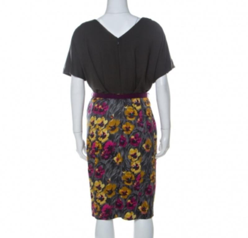 Graues Kleid mit Gürtel aus Stretch-Baumwoll mit geblümtem Pinselstrich von Kenzo, M (Schwarz) im Angebot