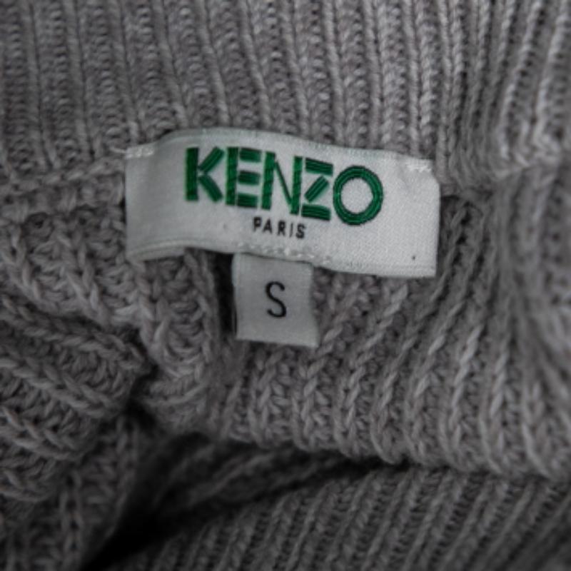Robe-pull Kenzo à manches longues ornée d'un logo en tricot gris S Pour femmes en vente