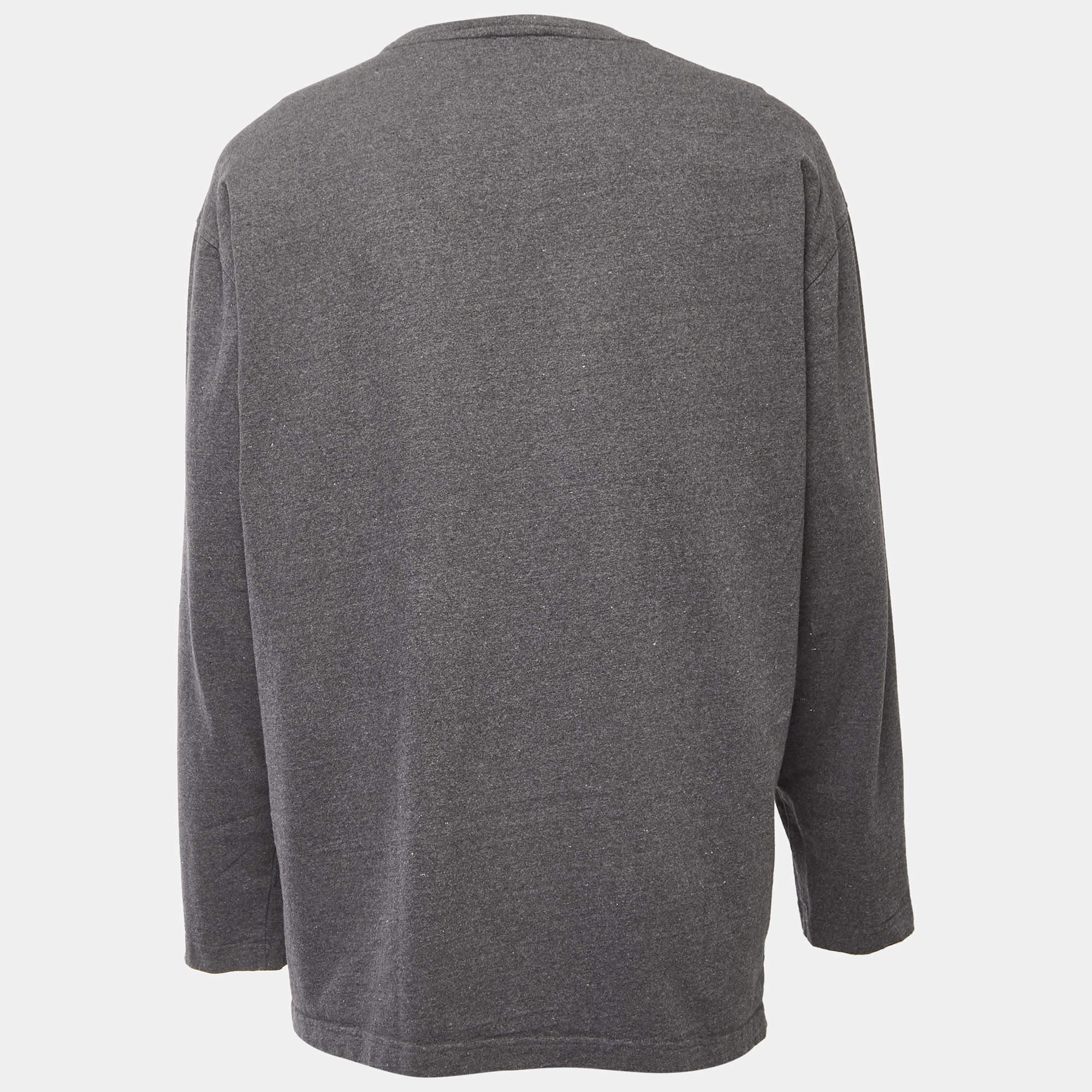 Discover the epitome of cozy chic with this Kenzo mens sweatshirt. Crafted for both warmth and style it combines comfort with fashion forward detailing making it your go to choice for casual sophistication.